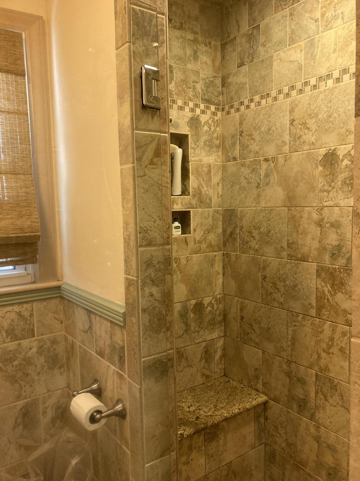 2641 Ridgewood Avenue