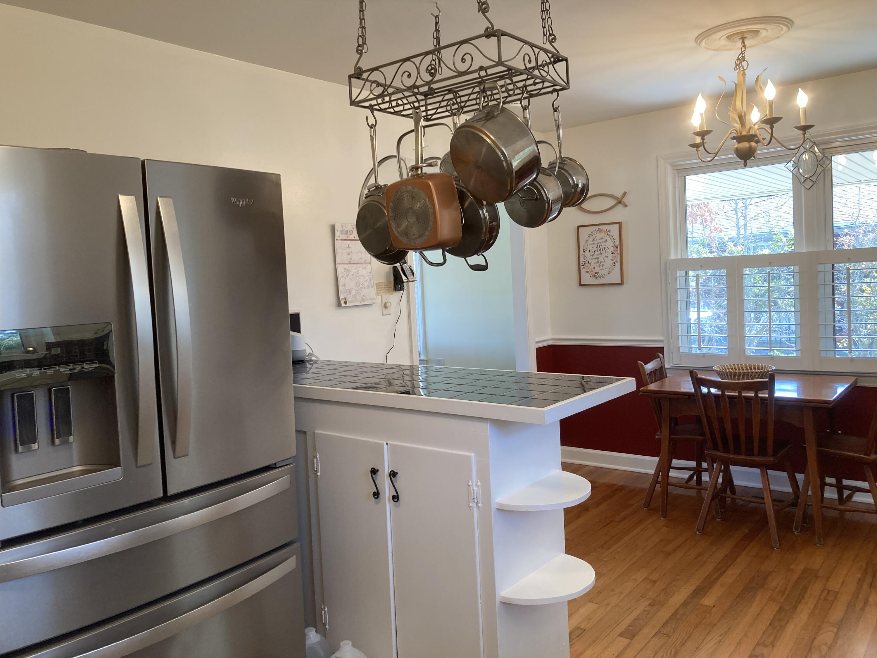 2641 Ridgewood Avenue