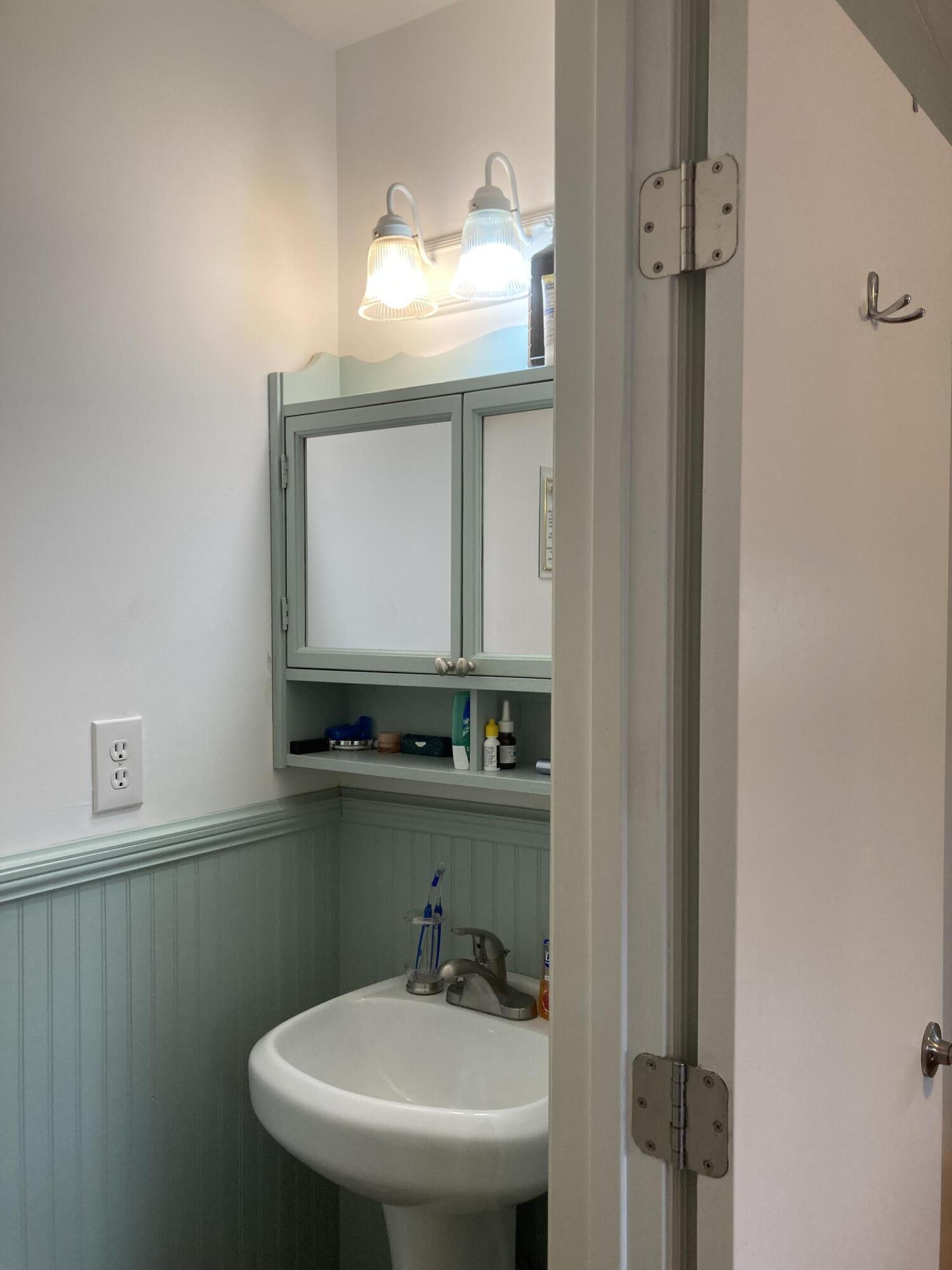 2641 Ridgewood Avenue