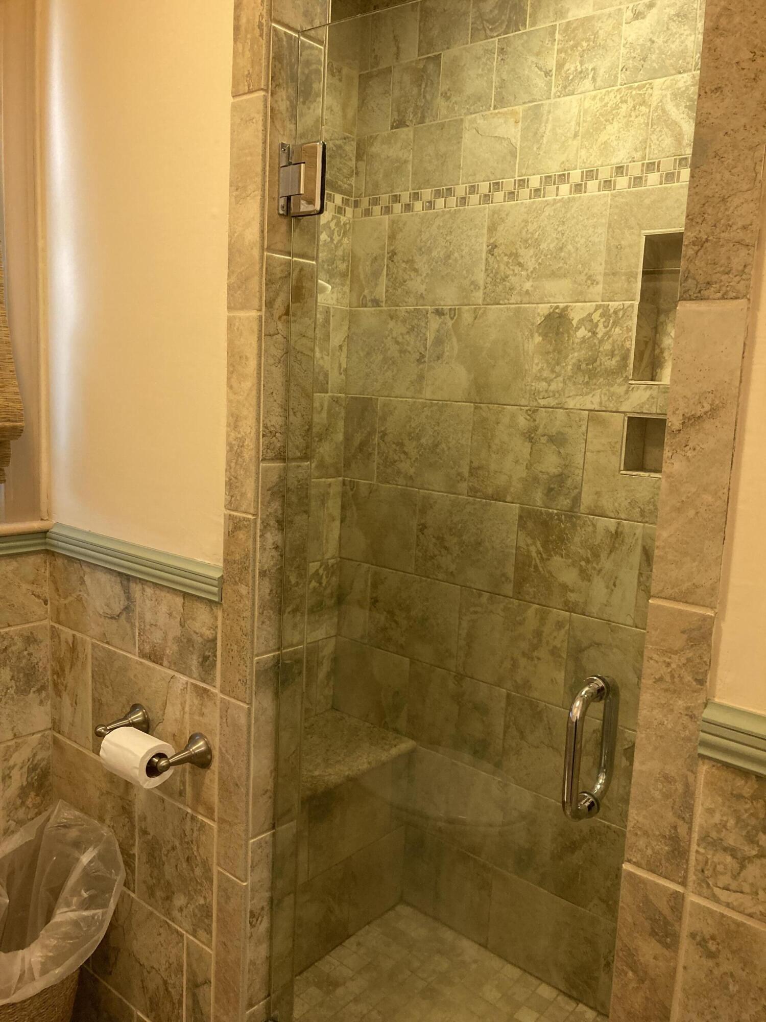 2641 Ridgewood Avenue