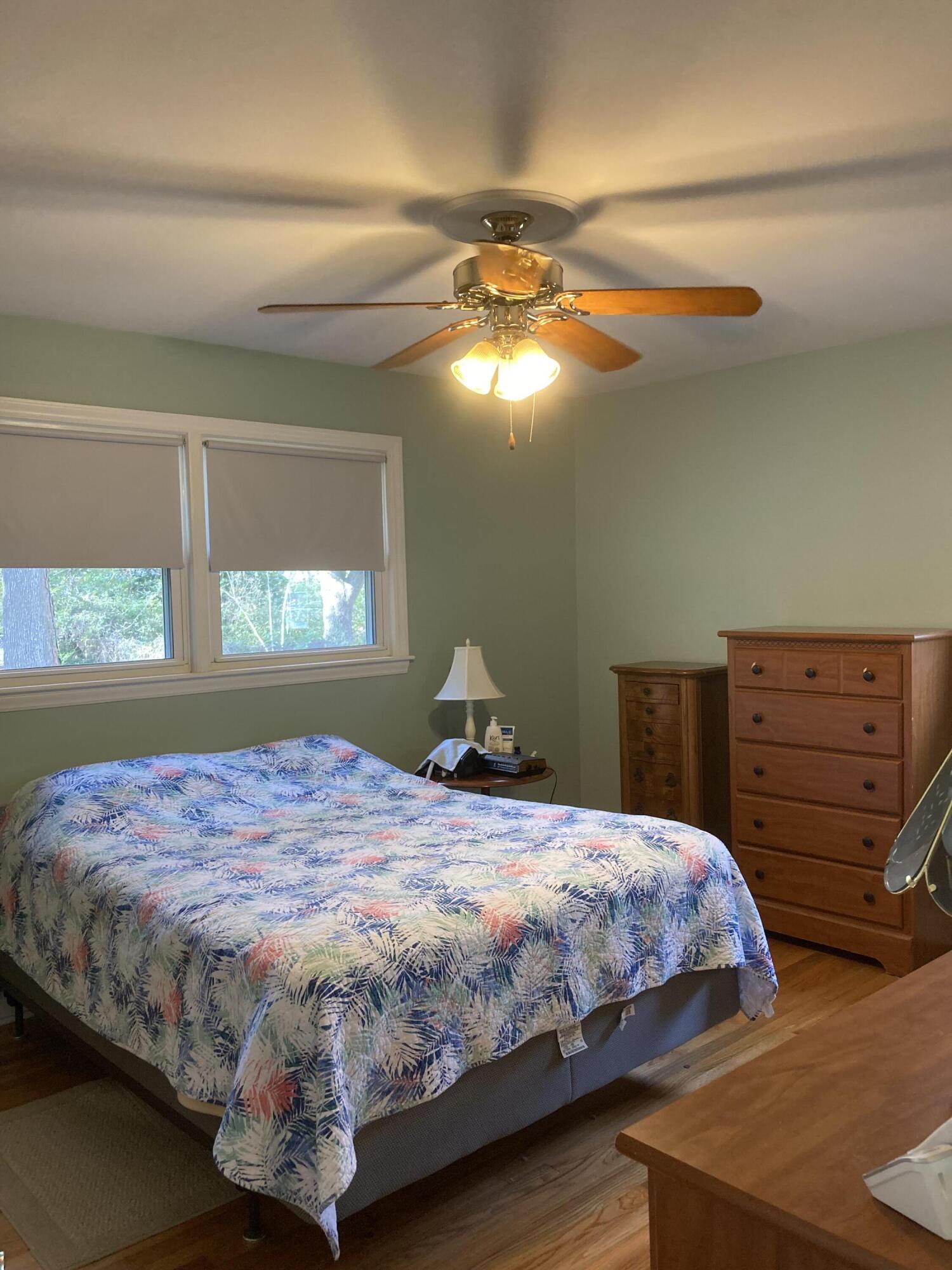 2641 Ridgewood Avenue