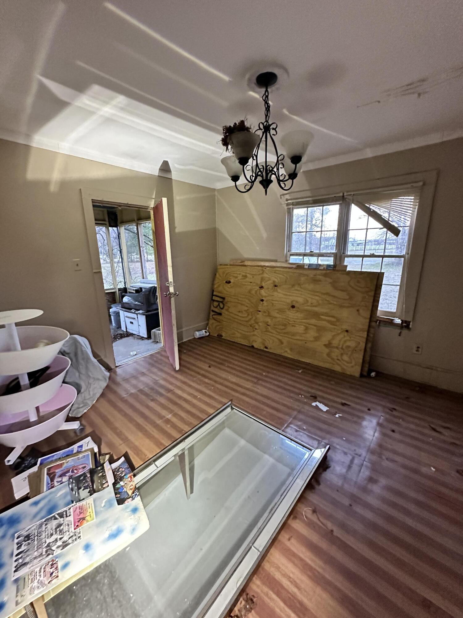 9495 Hemingway Highway