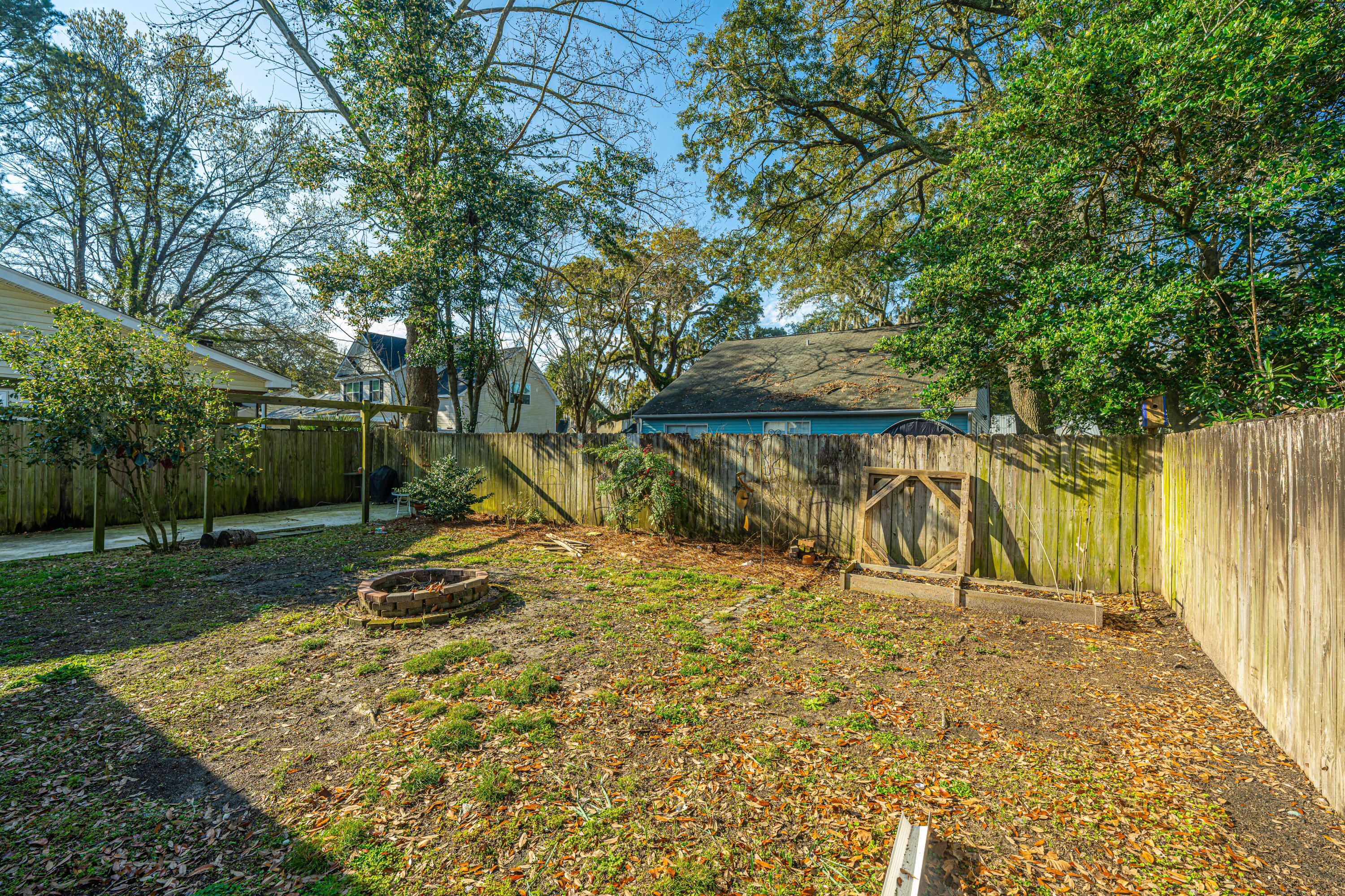 1725 River Front Drive