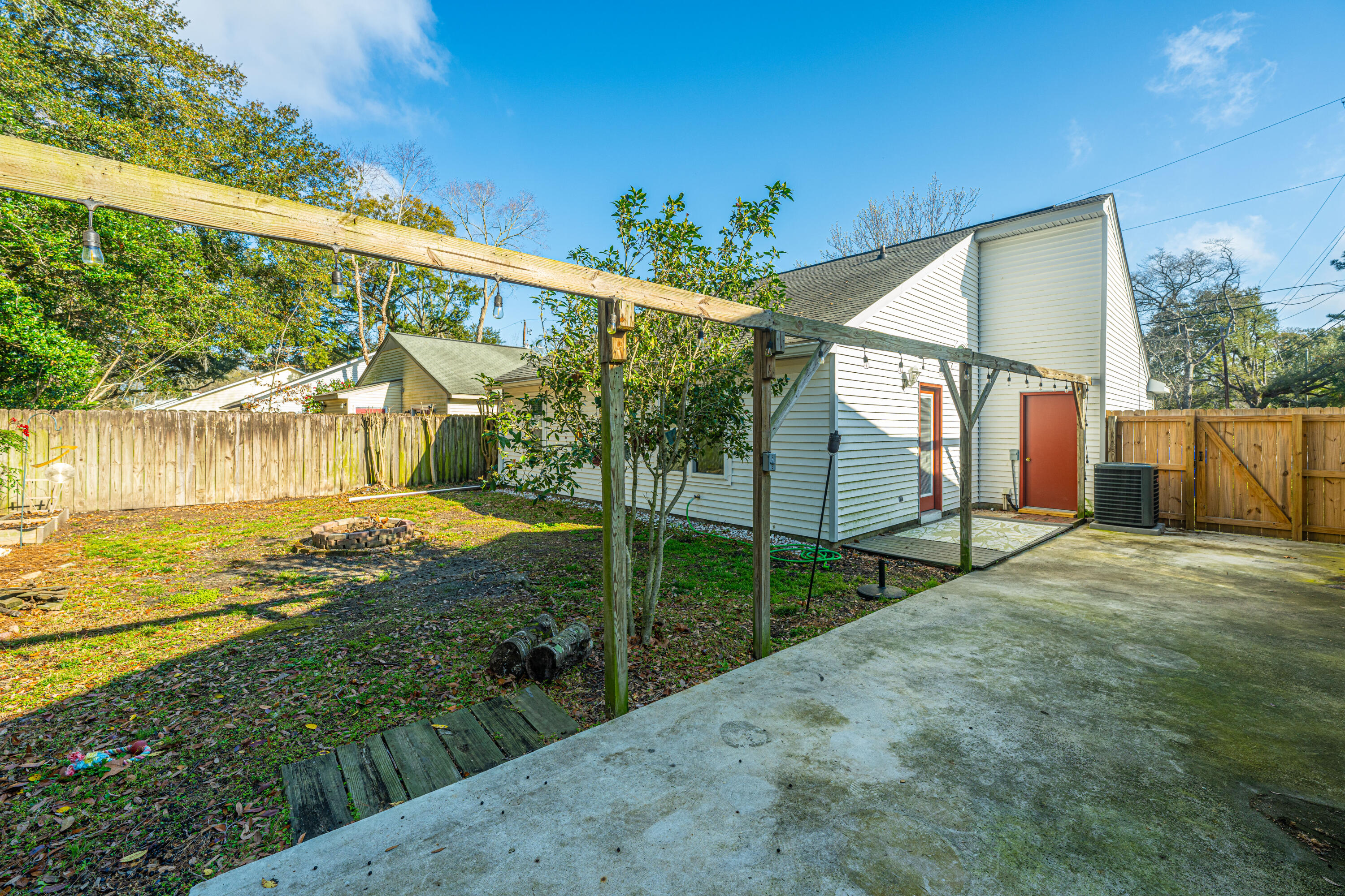 1725 River Front Drive