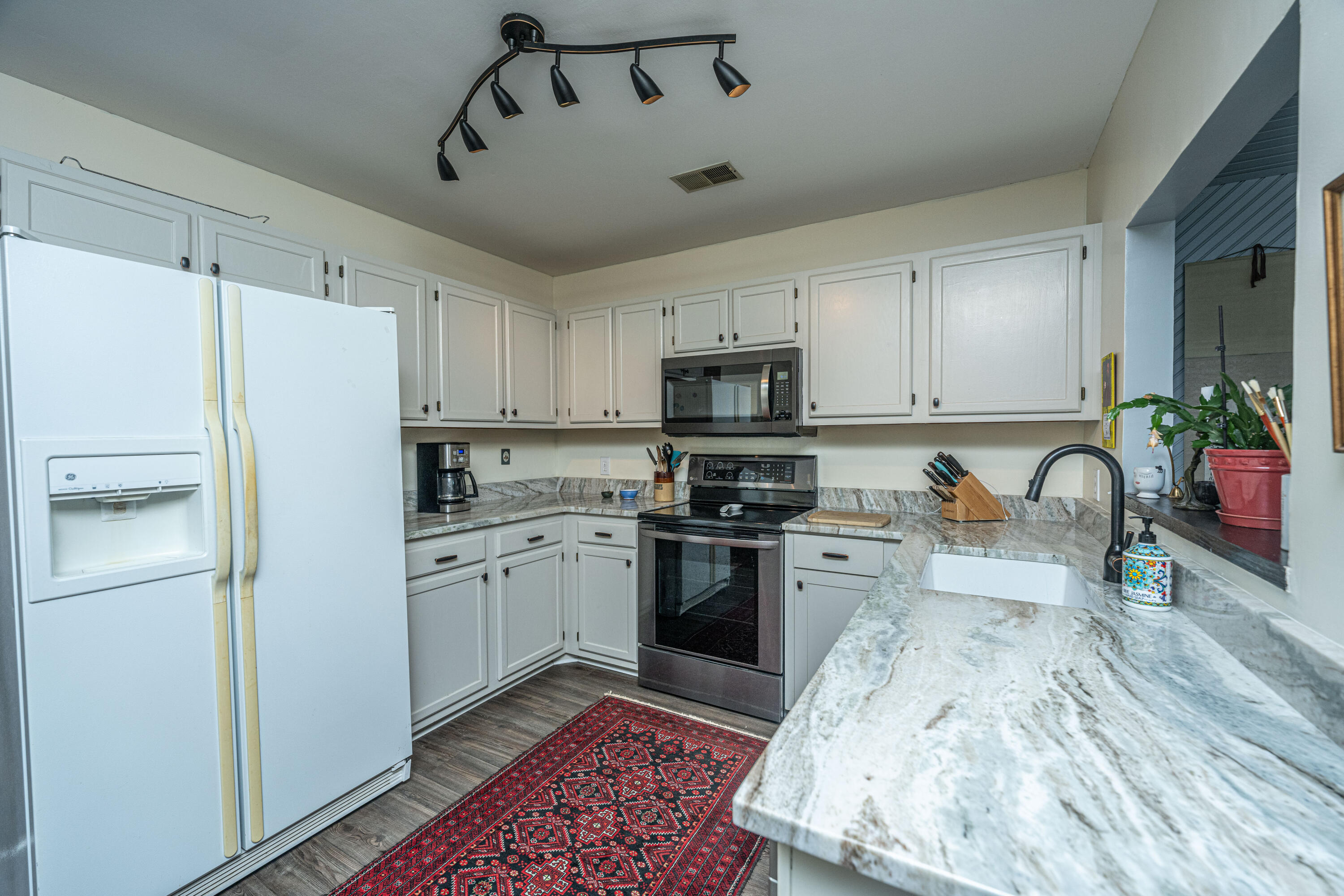 1725 River Front Drive