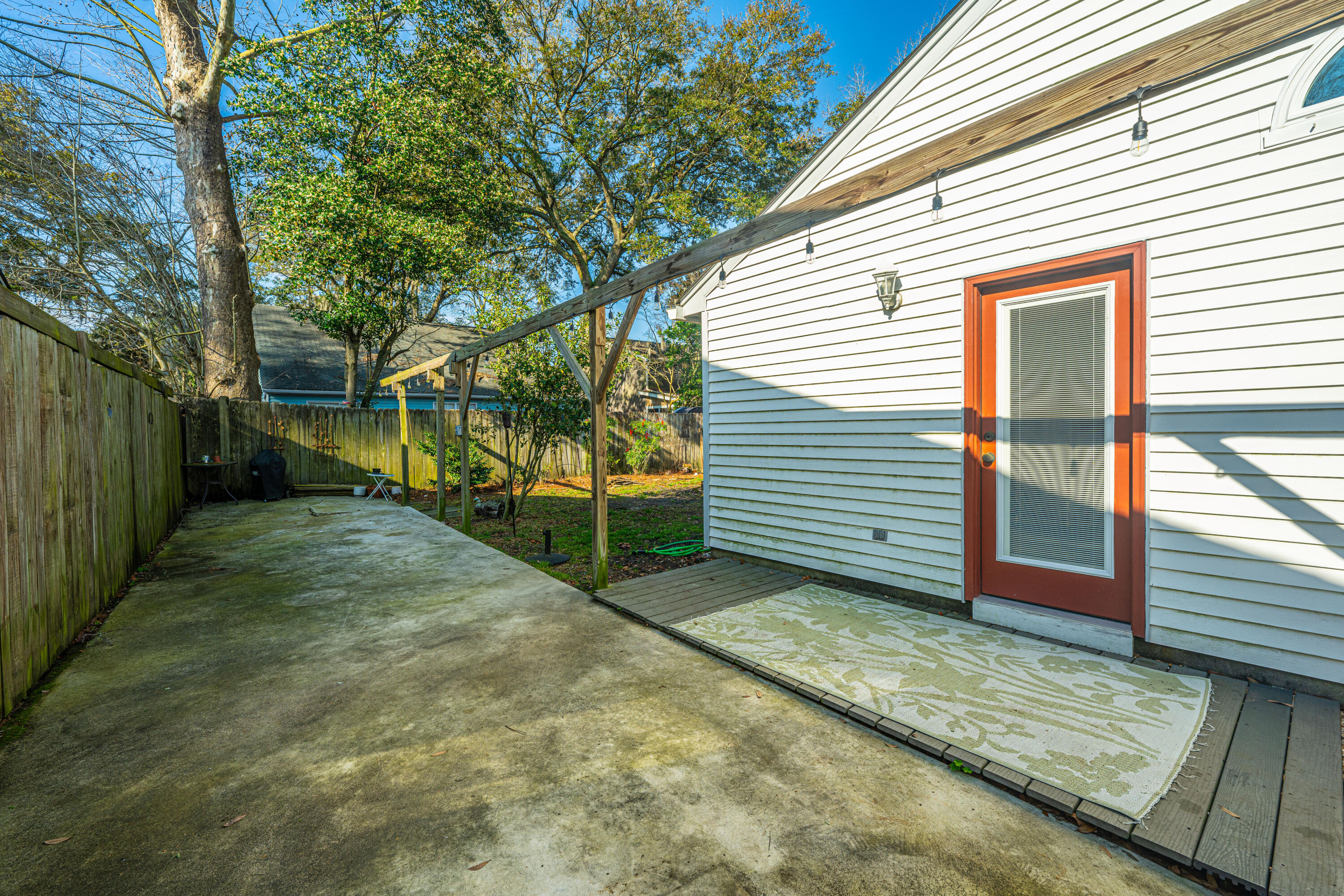 1725 River Front Drive