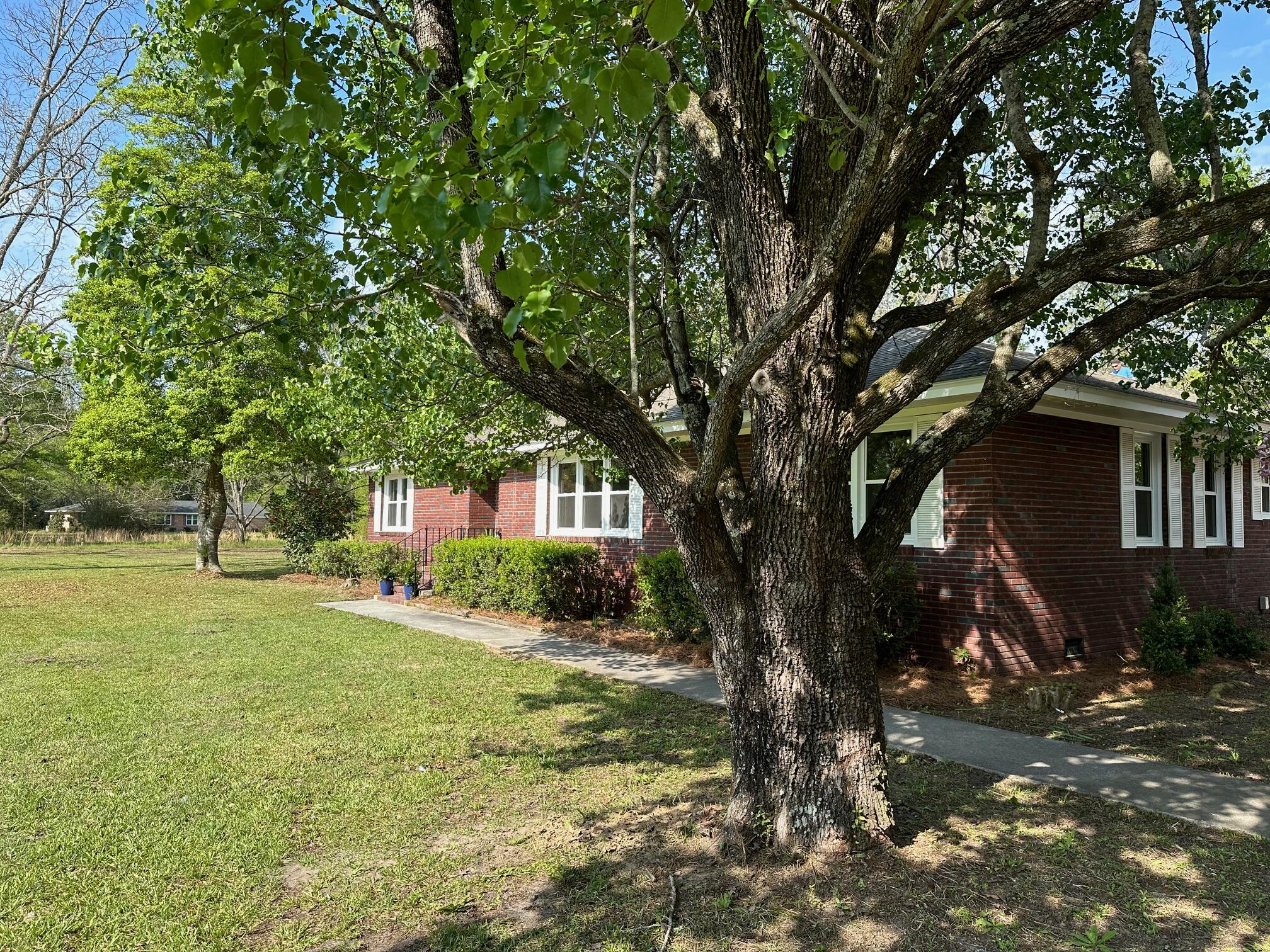 303 Schoolhouse Road