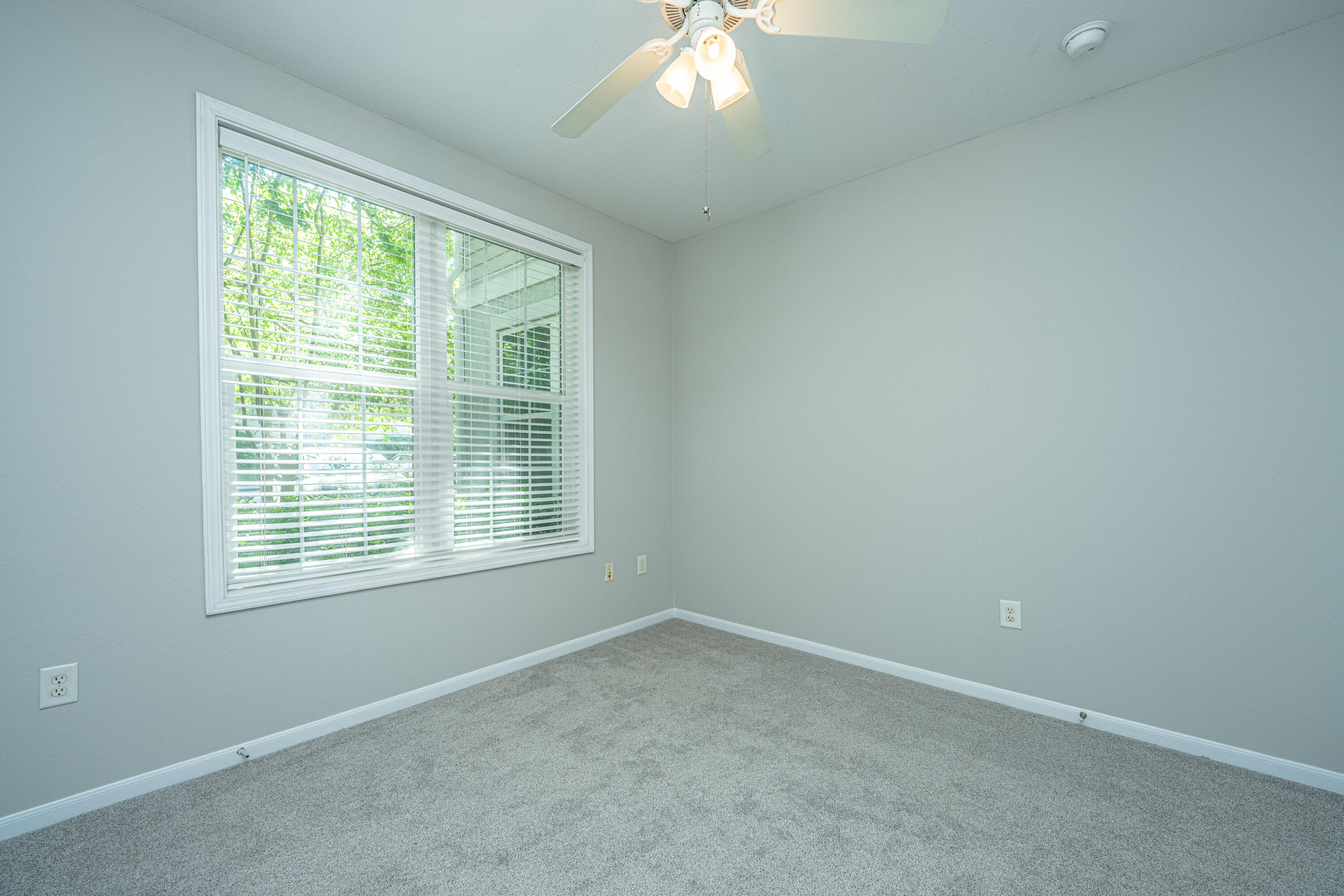 60 Fenwick Hall Alley # 811