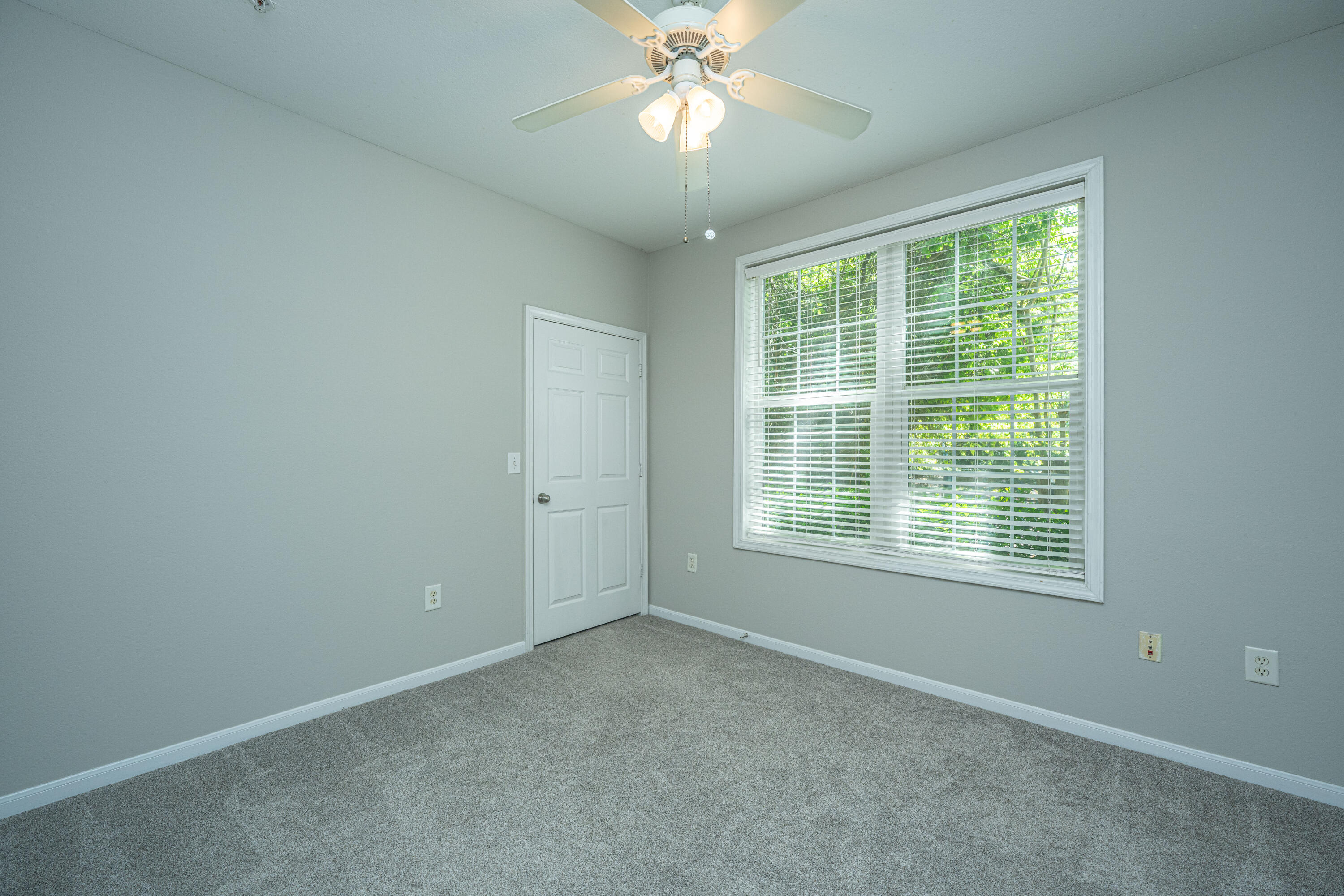 60 Fenwick Hall Alley # 811