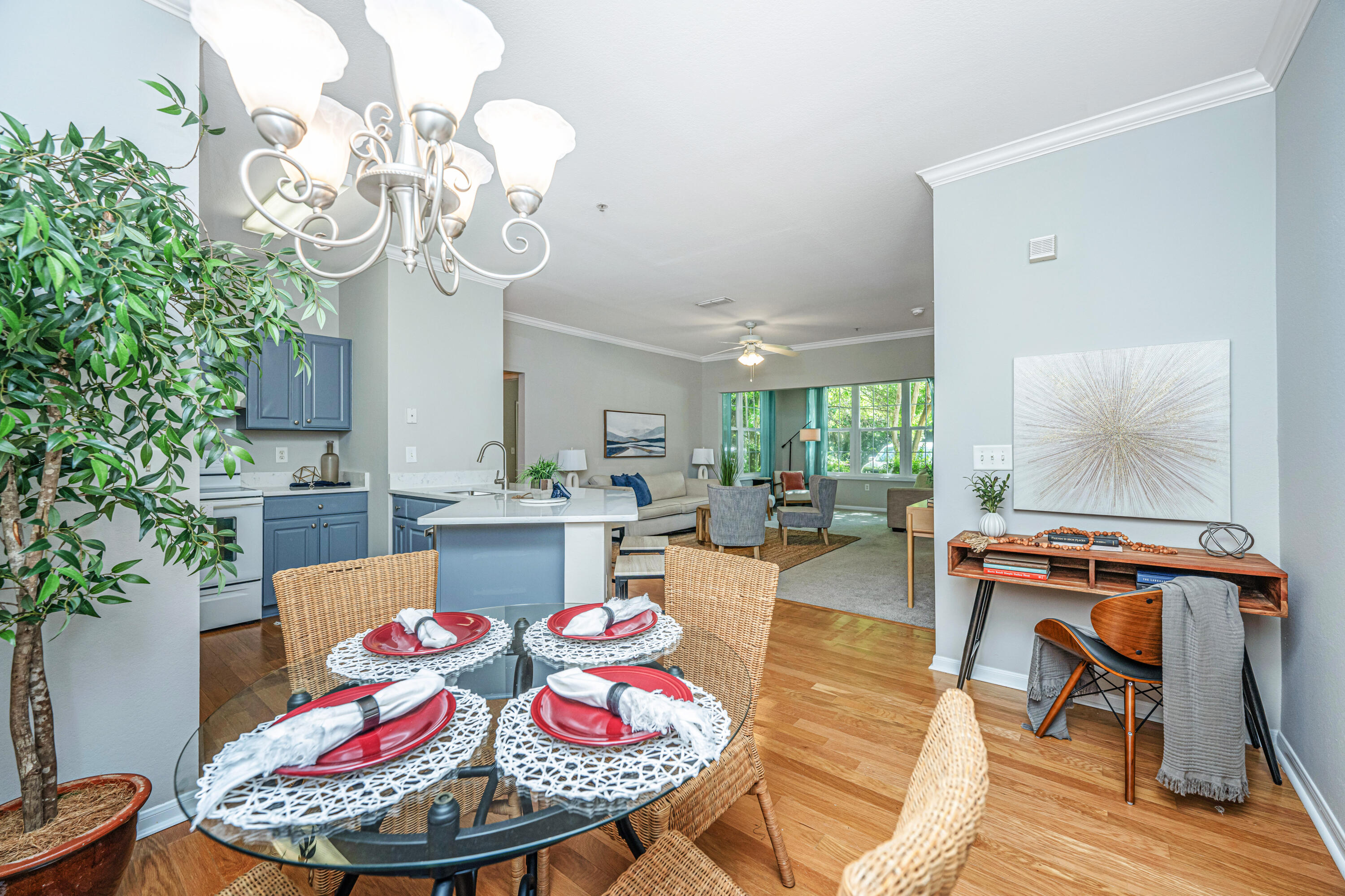 60 Fenwick Hall Alley # 811