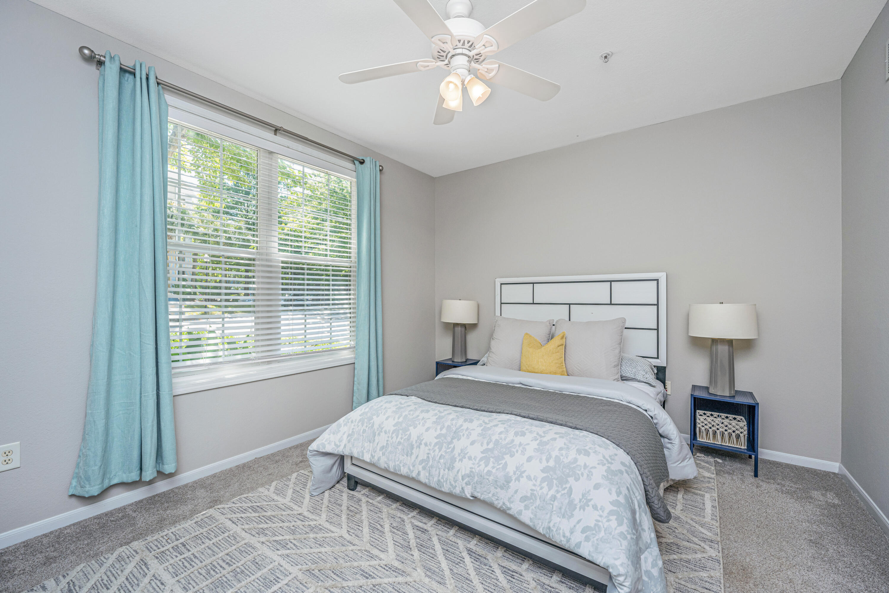 60 Fenwick Hall Alley # 811