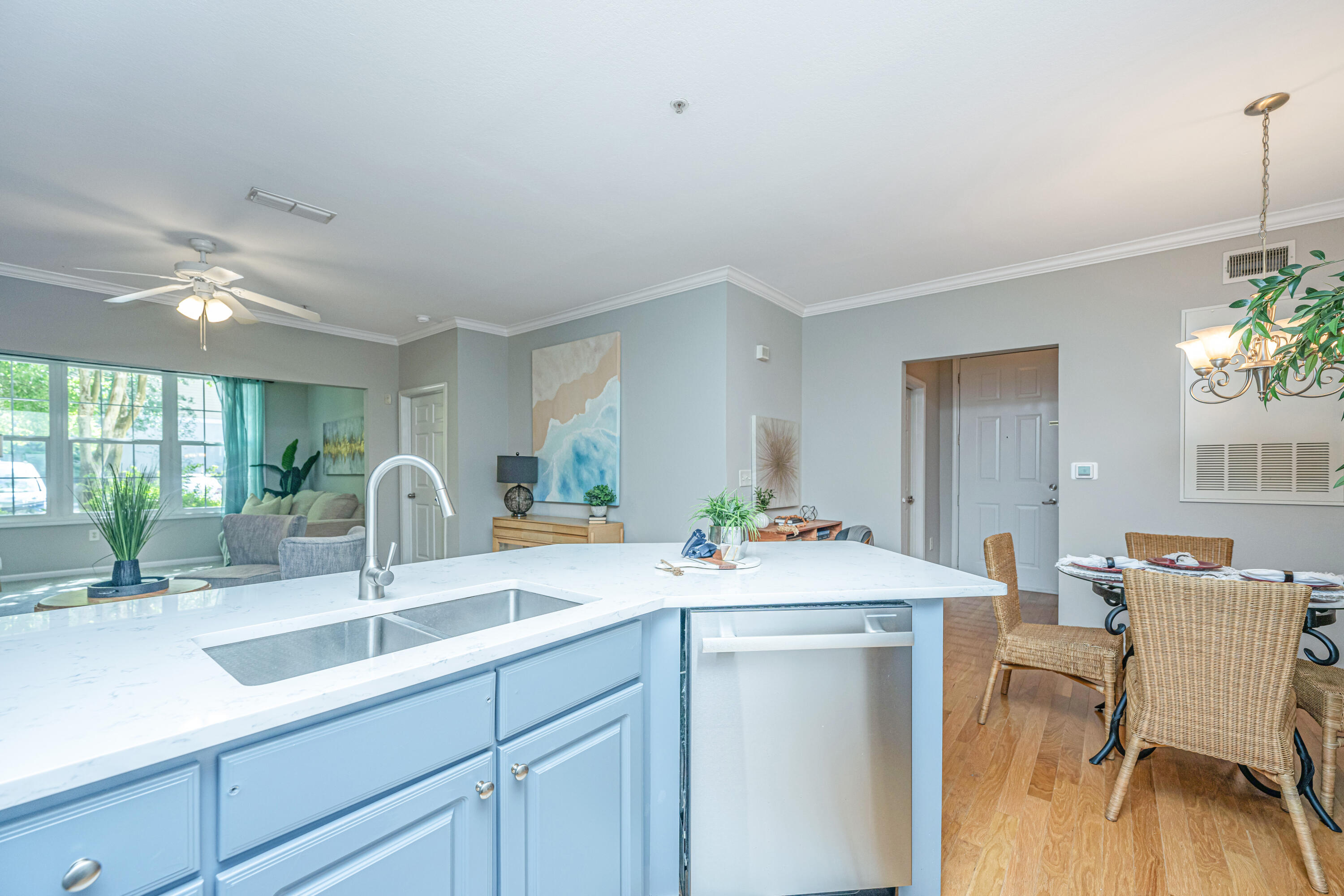 60 Fenwick Hall Alley # 811