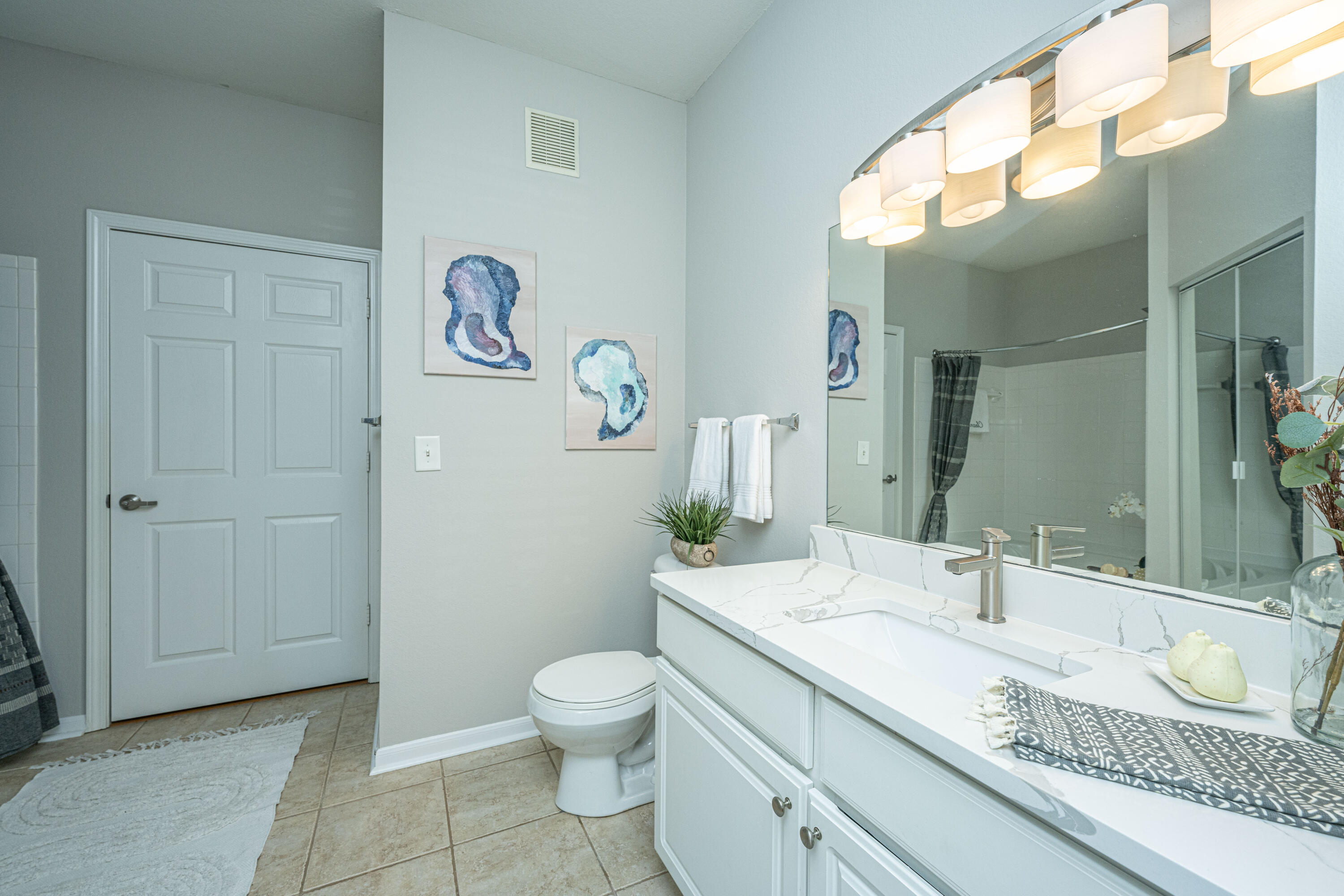 60 Fenwick Hall Alley # 811