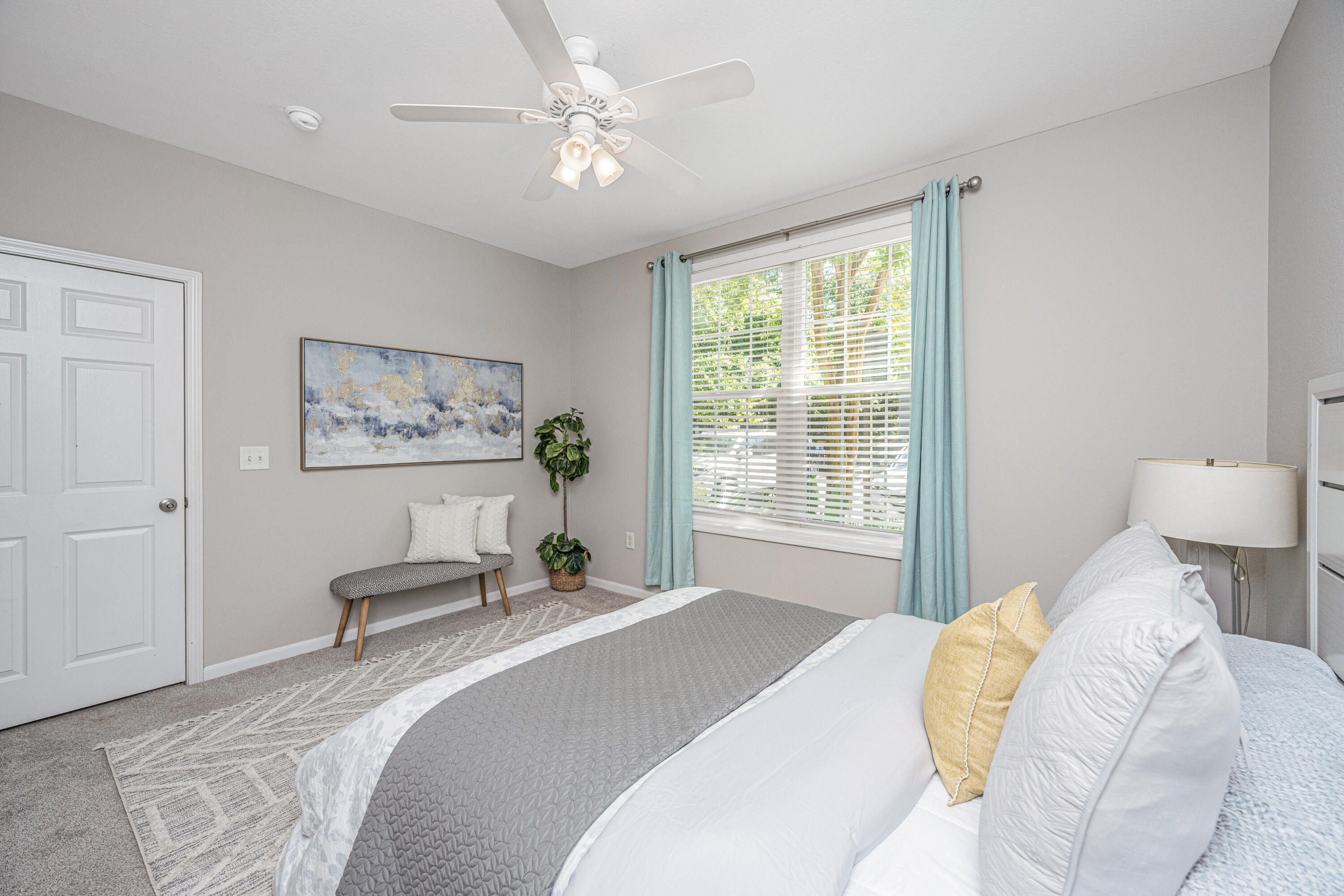 60 Fenwick Hall Alley # 811