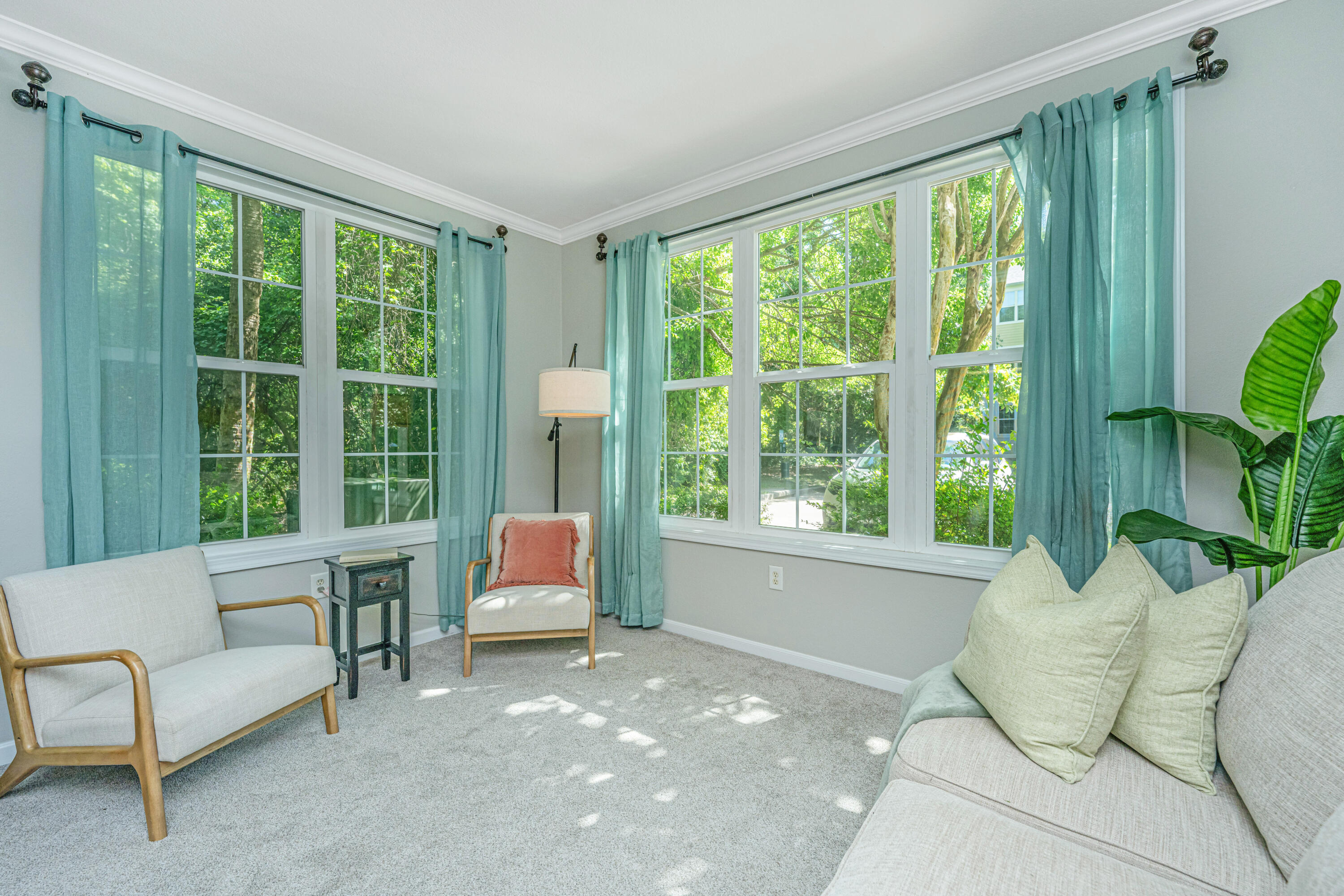 60 Fenwick Hall Alley # 811