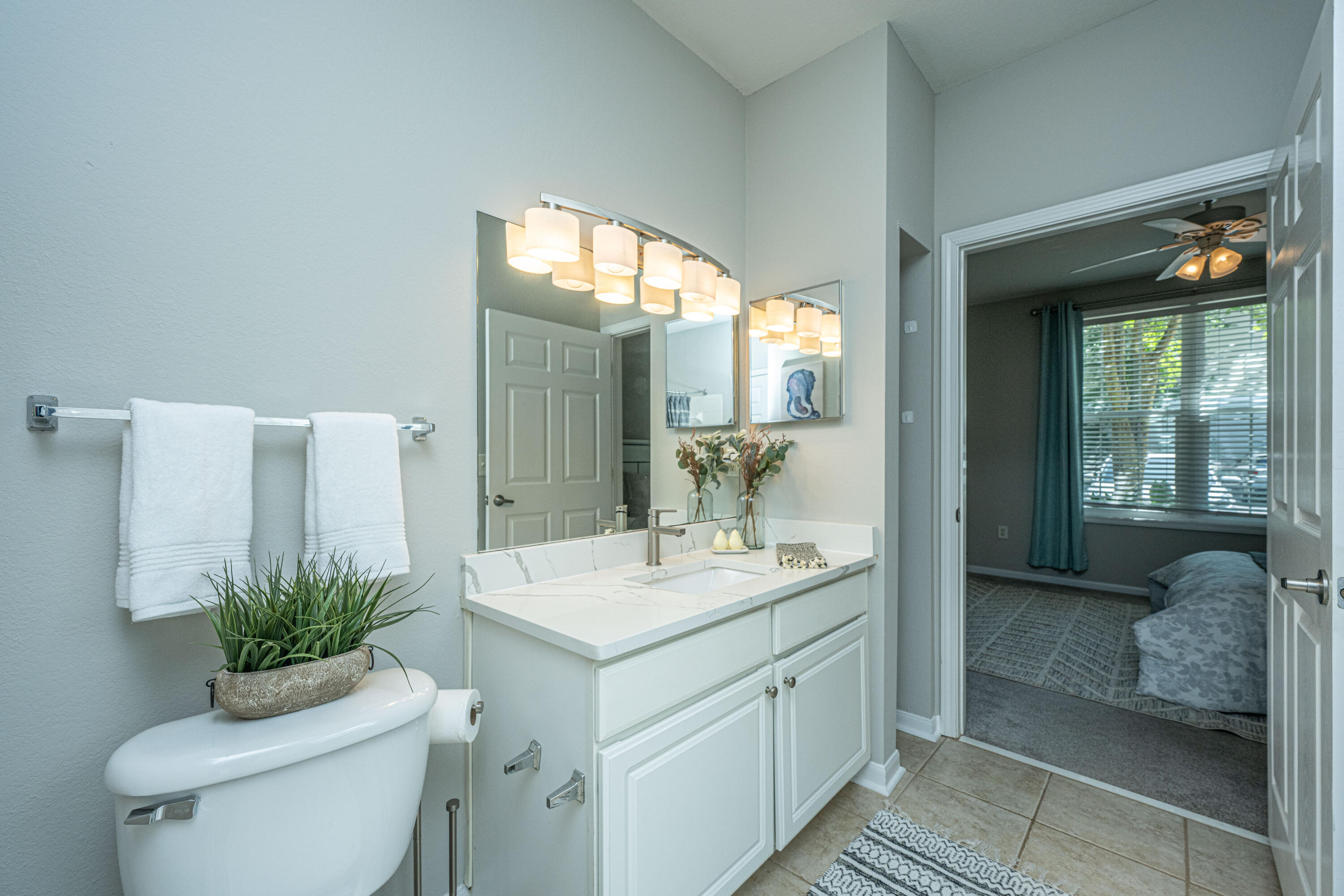 60 Fenwick Hall Alley # 811