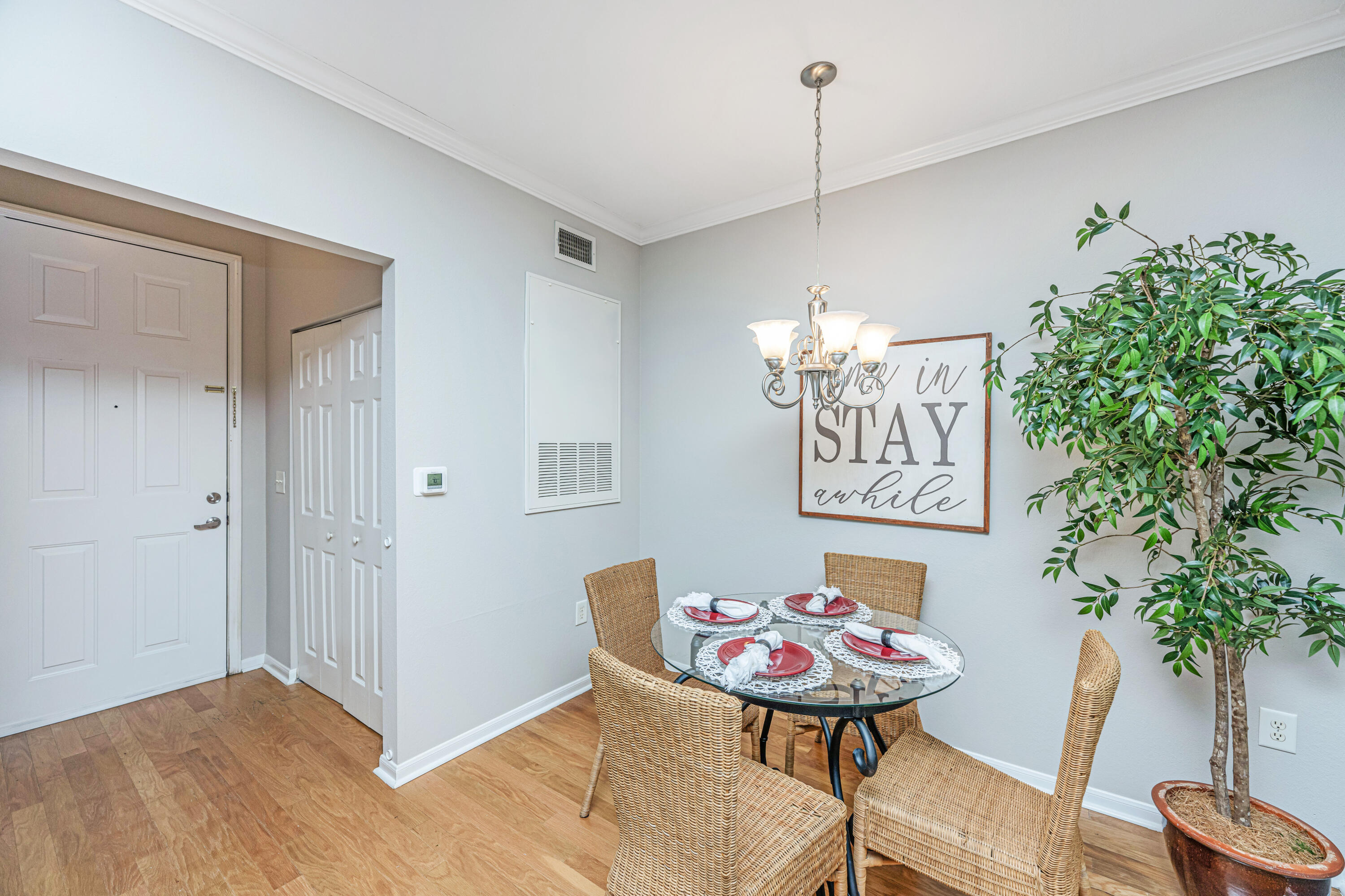 60 Fenwick Hall Alley # 811