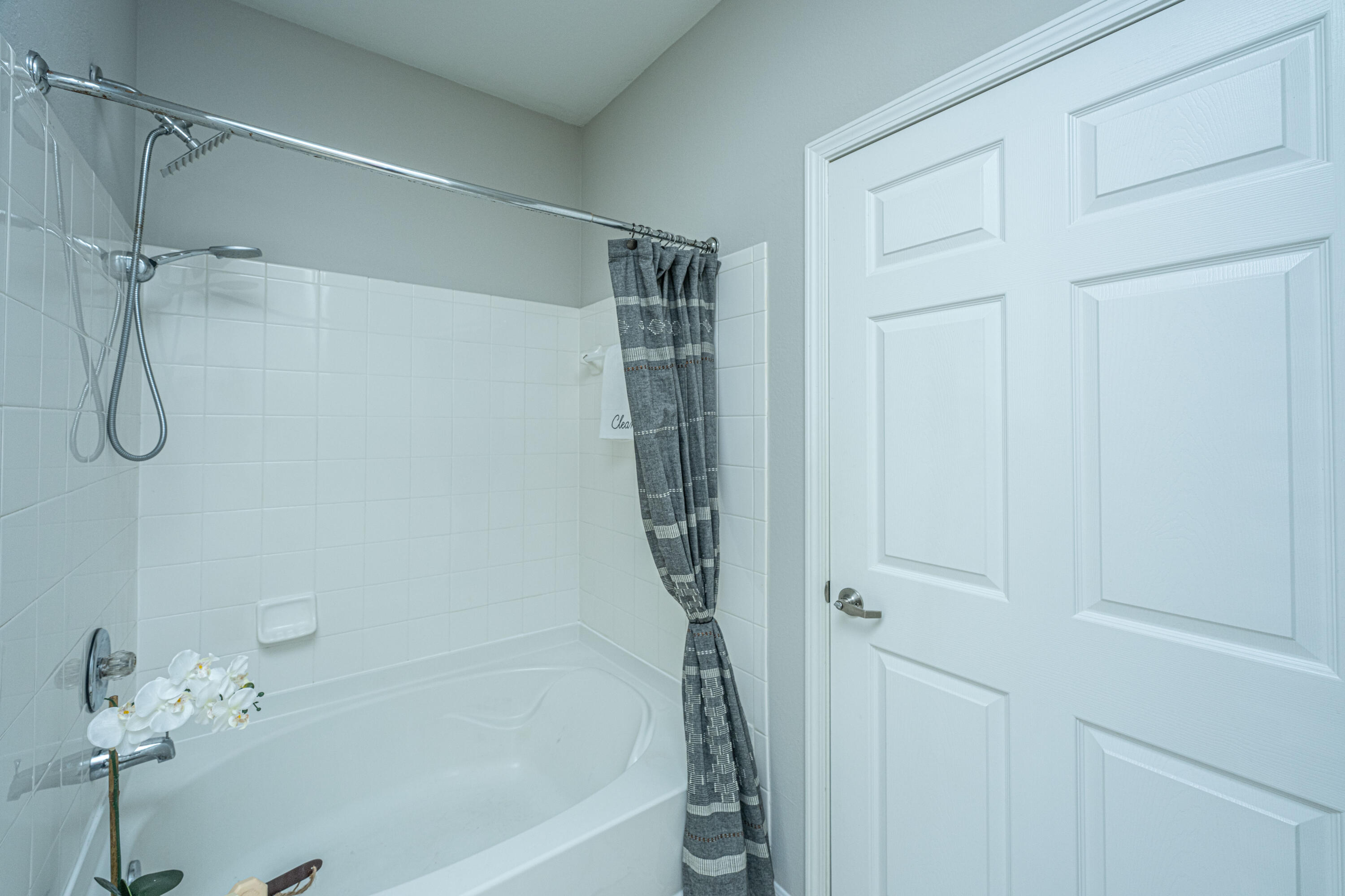 60 Fenwick Hall Alley # 811