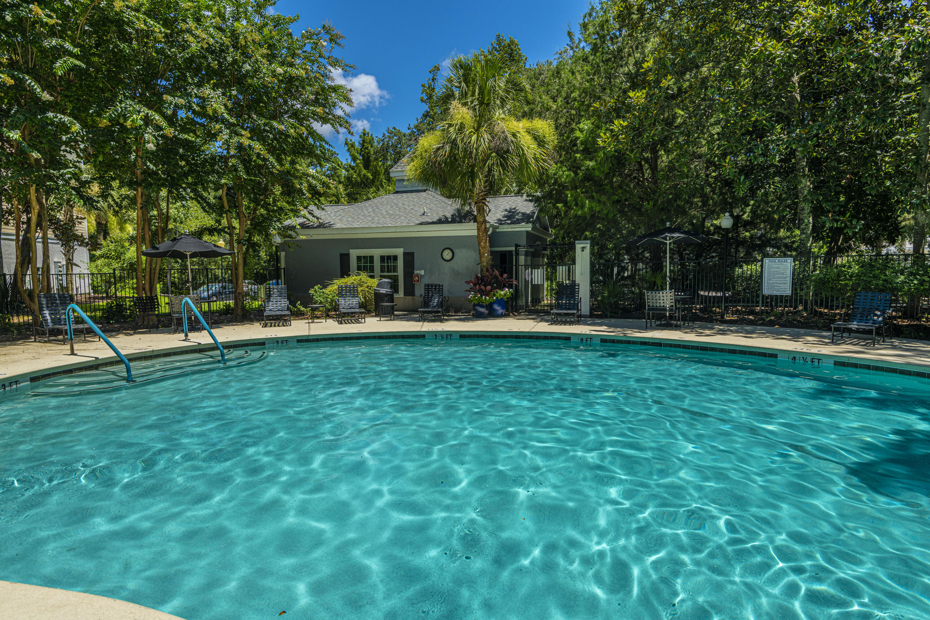 60 Fenwick Hall Alley # 811