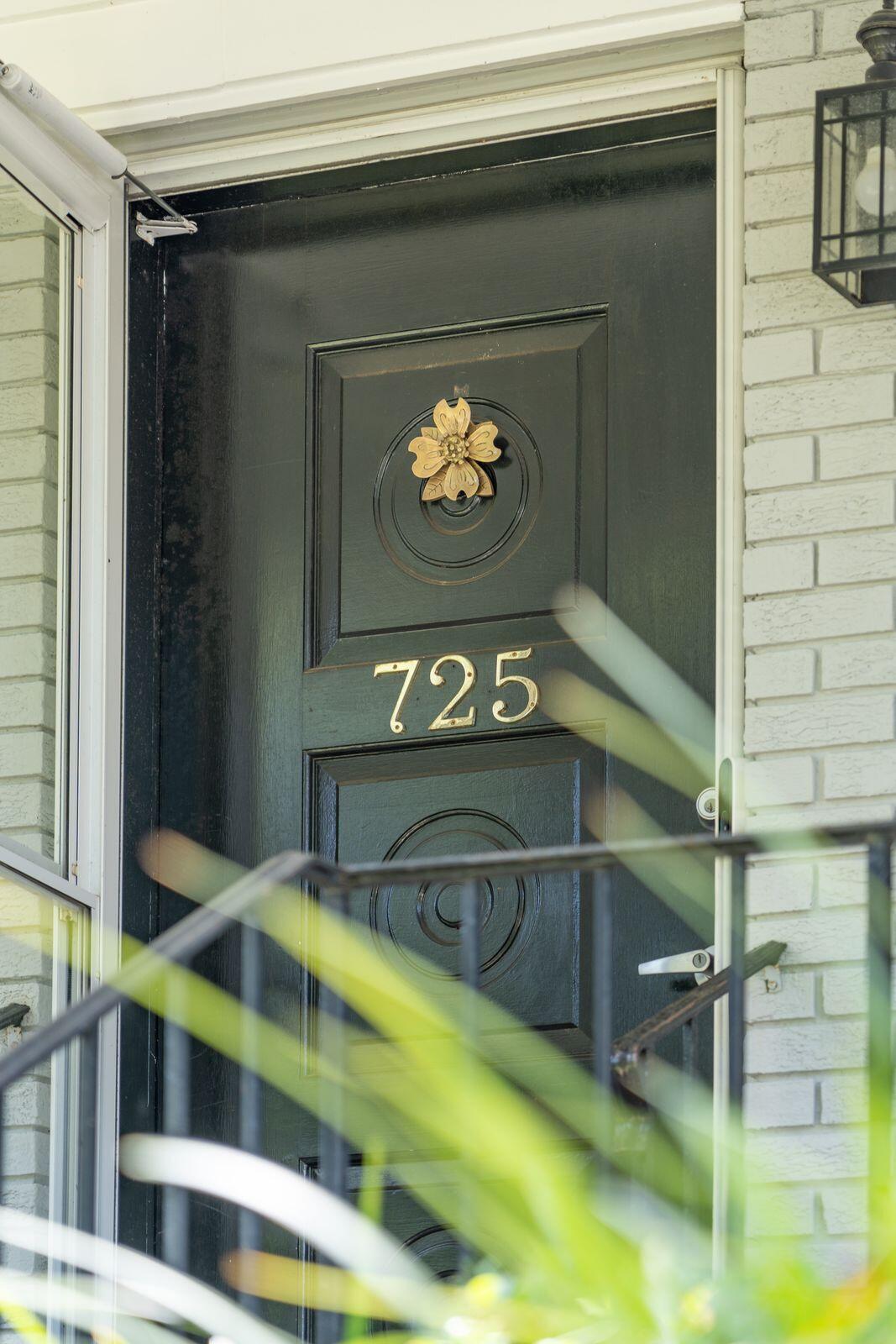 725 Beauregard Street