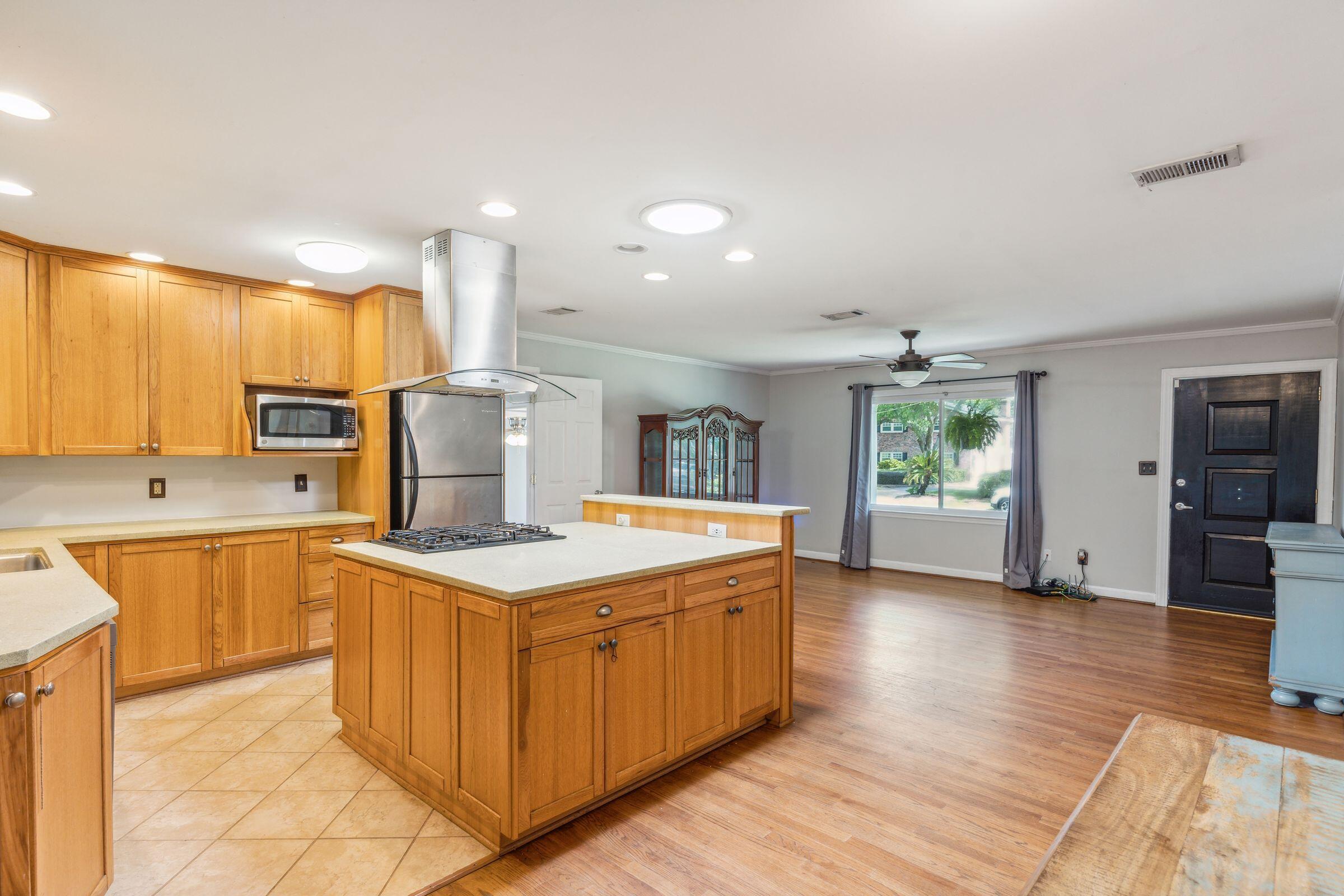 725 Beauregard Street