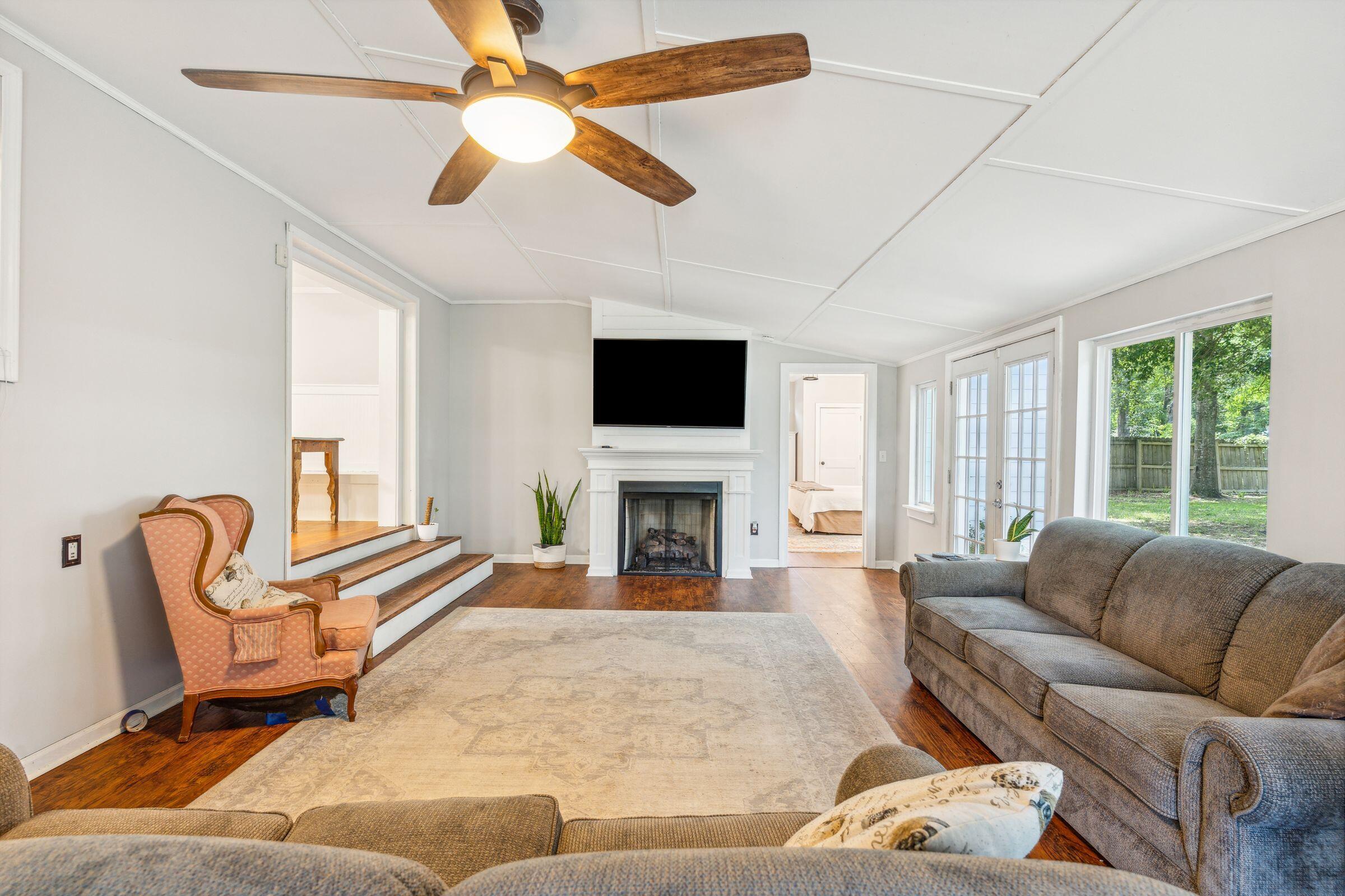 725 Beauregard Street