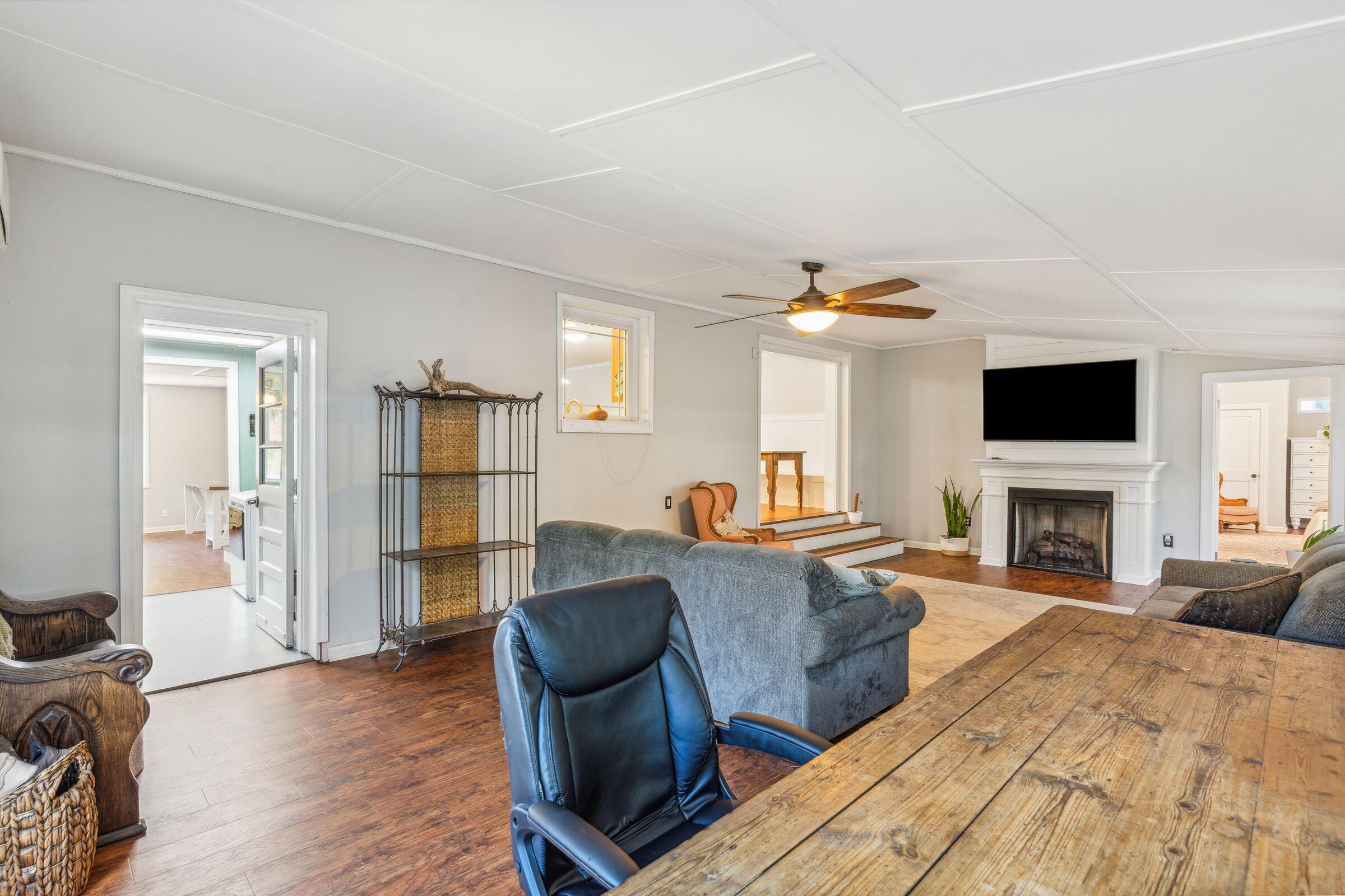 725 Beauregard Street