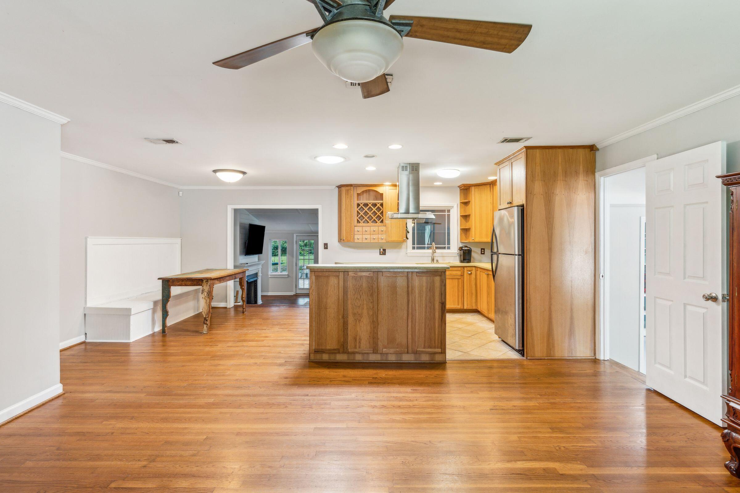 725 Beauregard Street