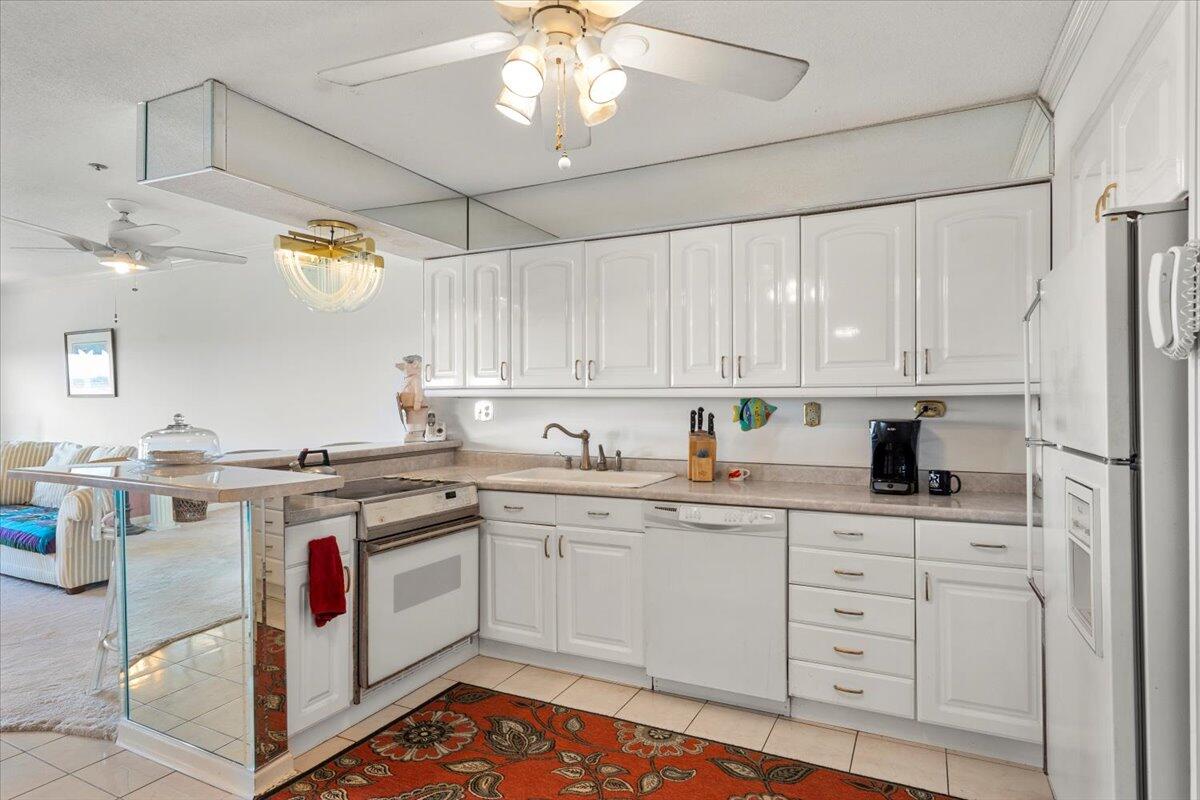 136 W Mariners Cay Drive