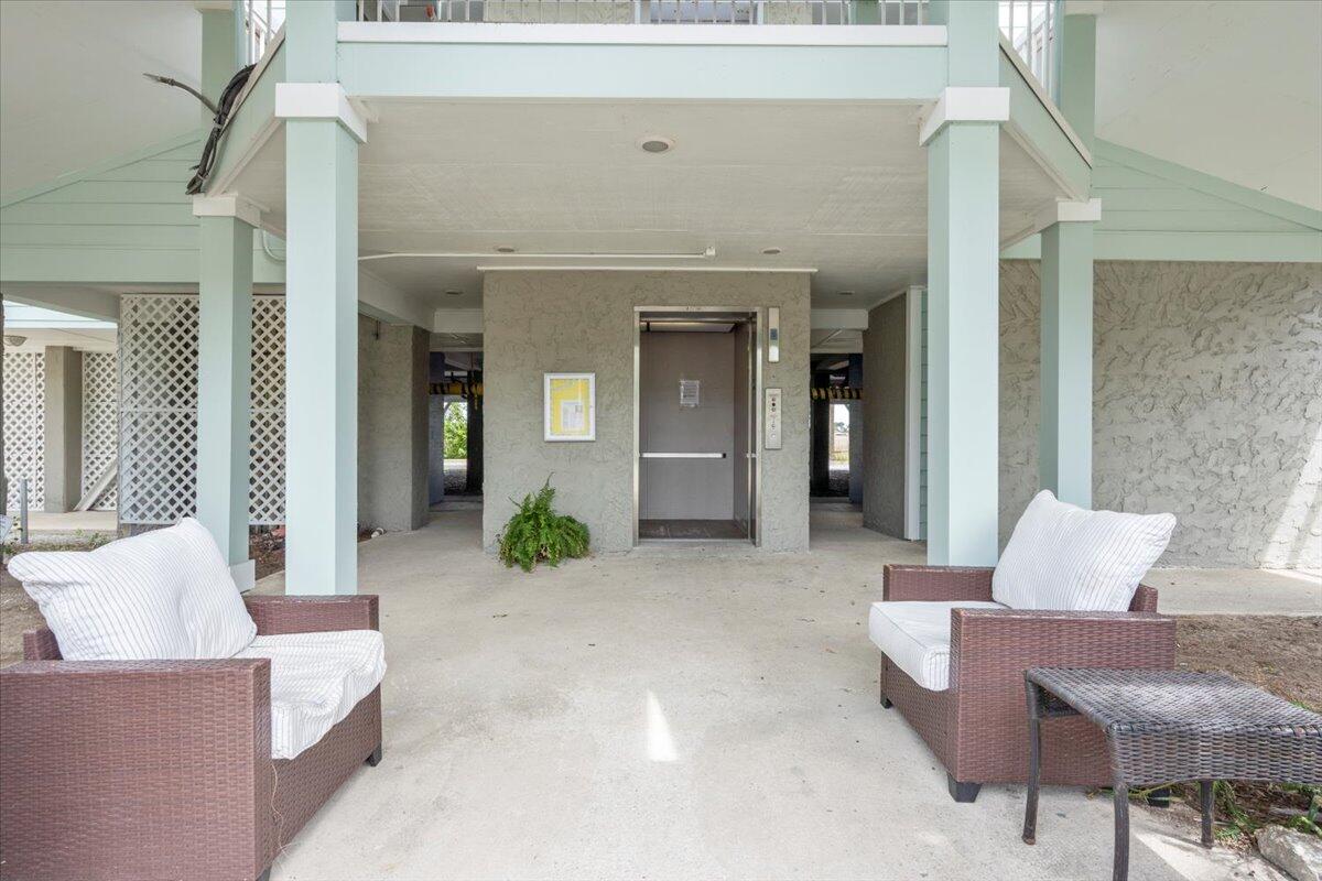 136 W Mariners Cay Drive