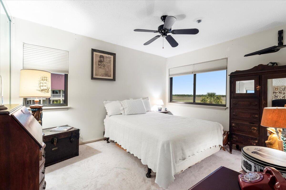 136 W Mariners Cay Drive