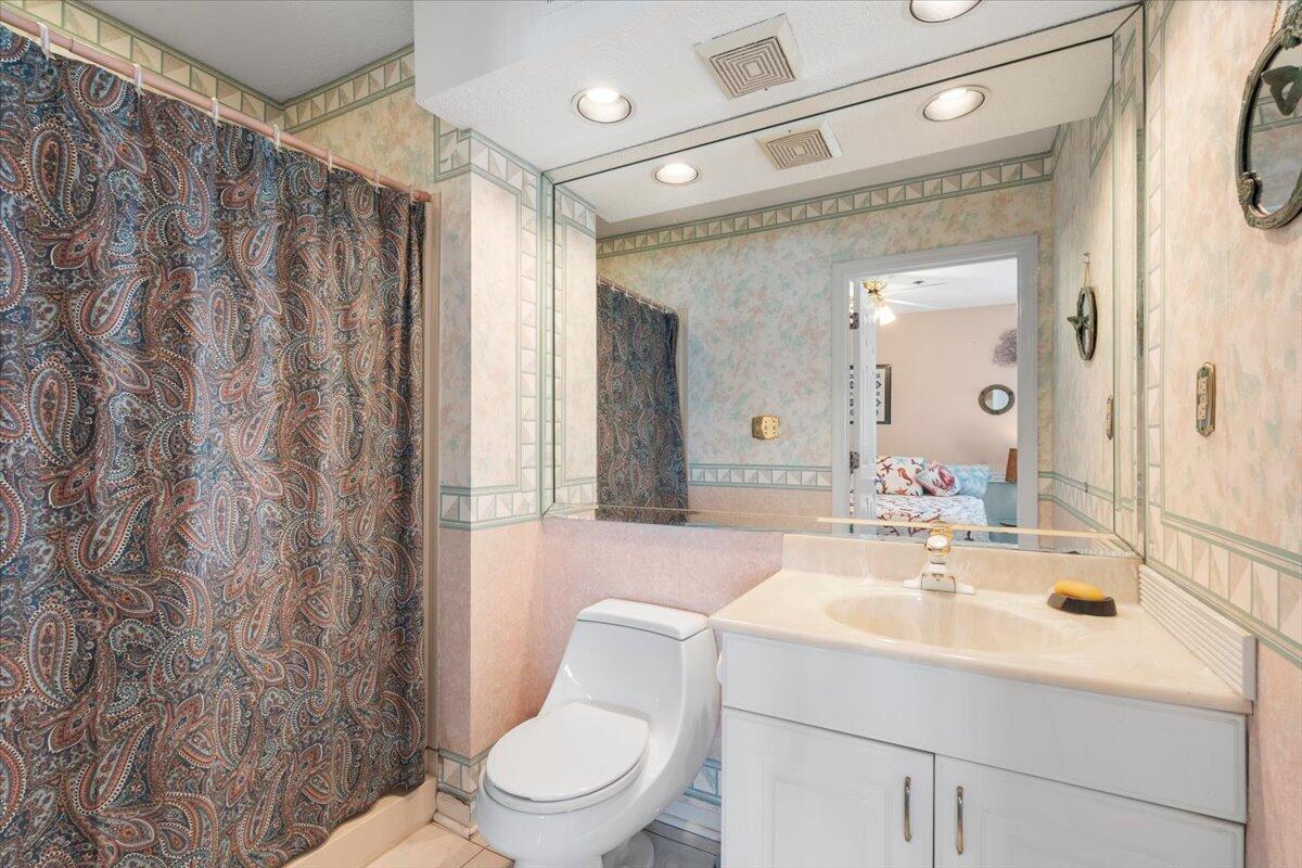 136 W Mariners Cay Drive