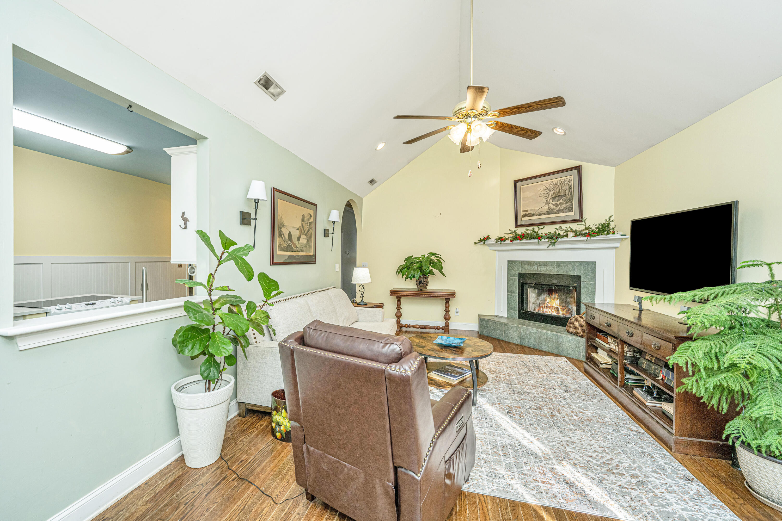 520 Woodland Shores Road