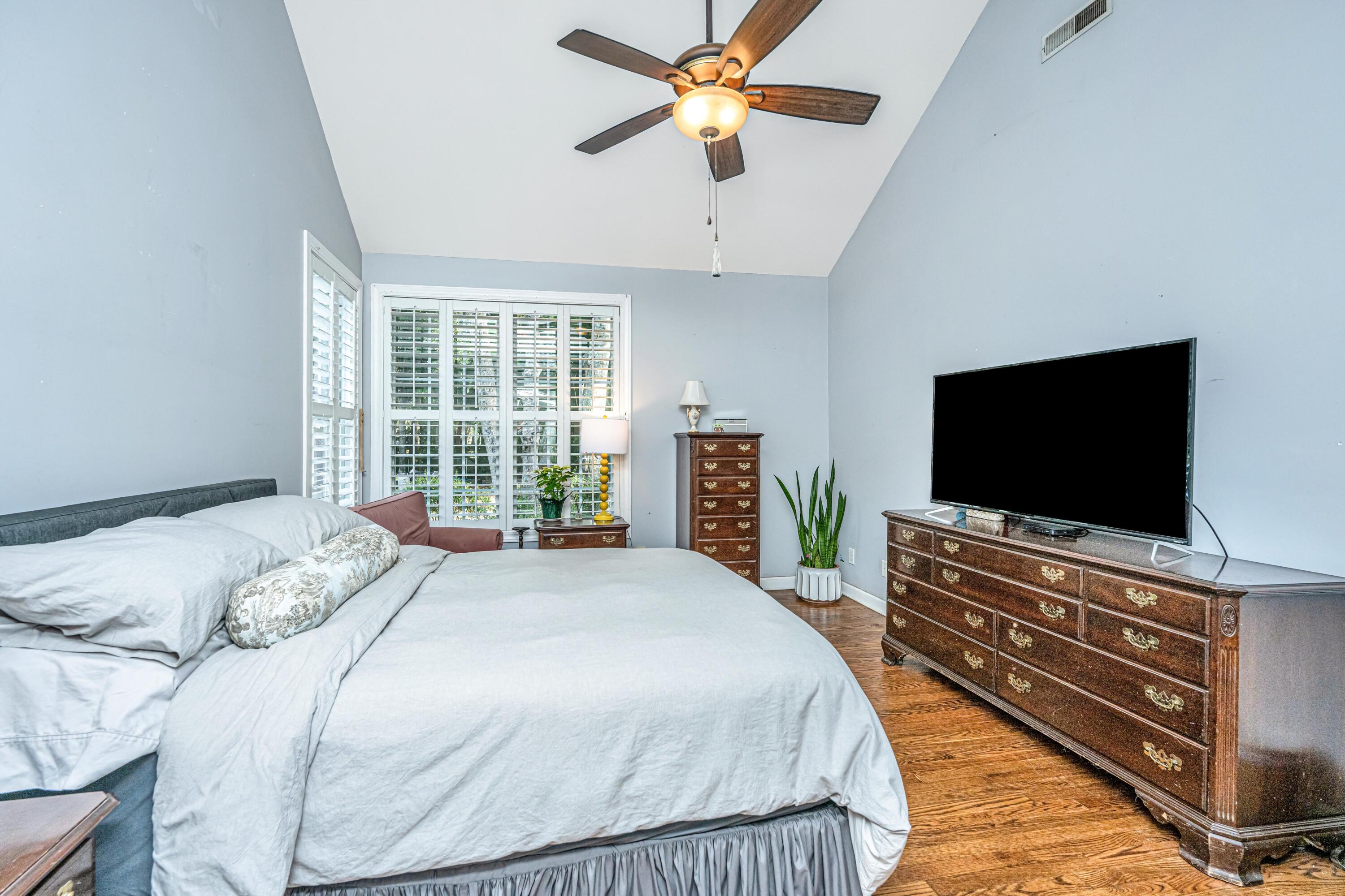 520 Woodland Shores Road