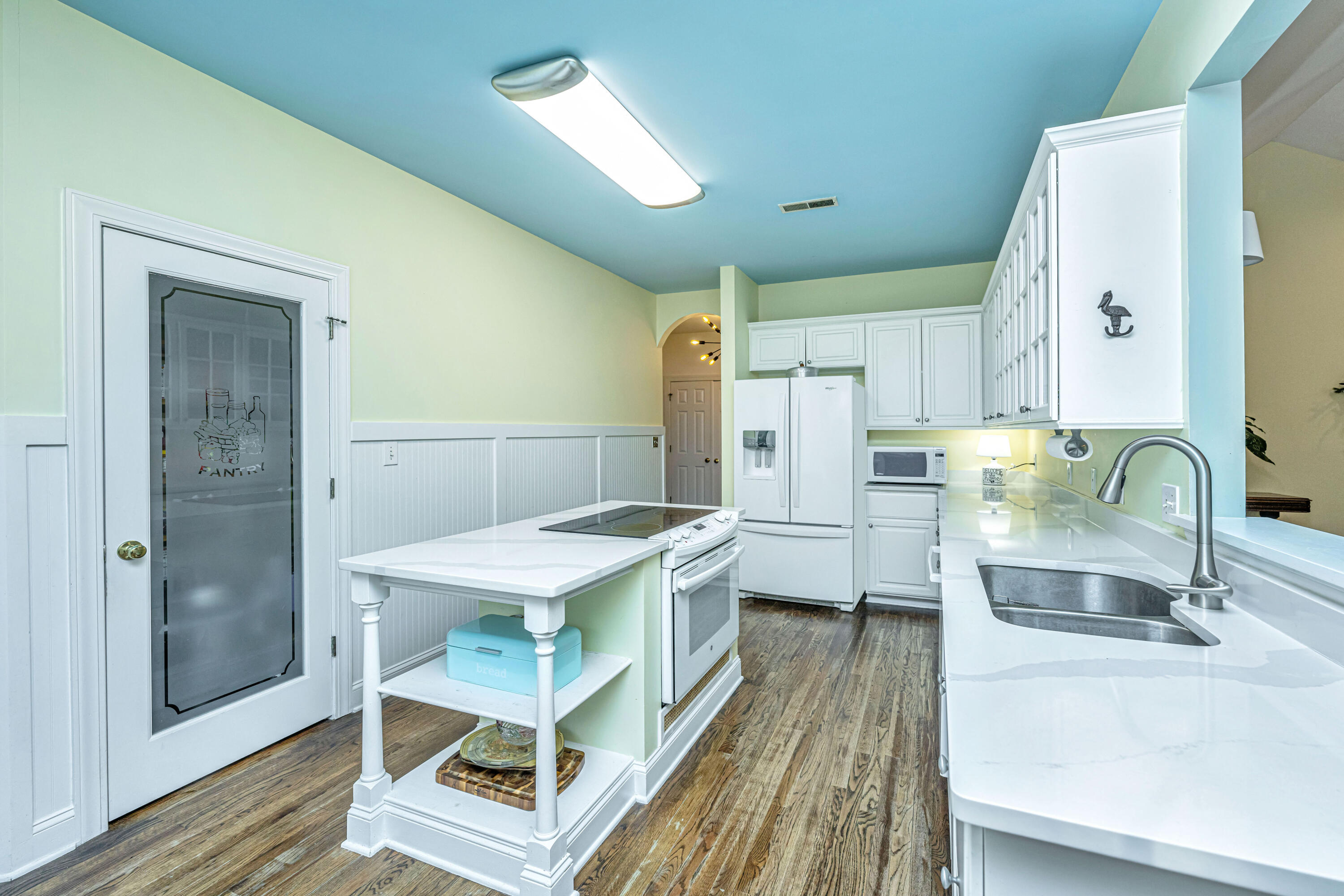 520 Woodland Shores Road