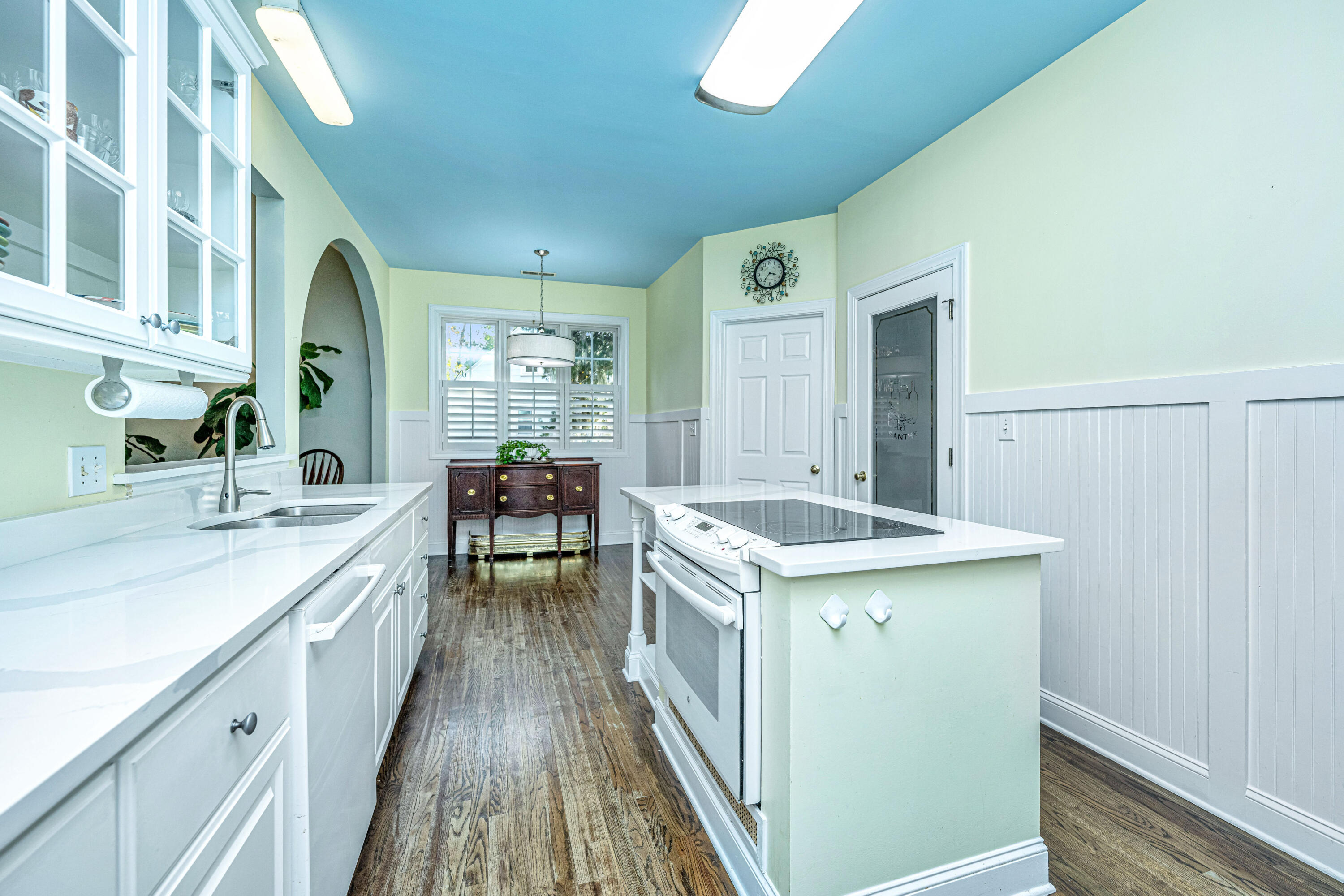 520 Woodland Shores Road