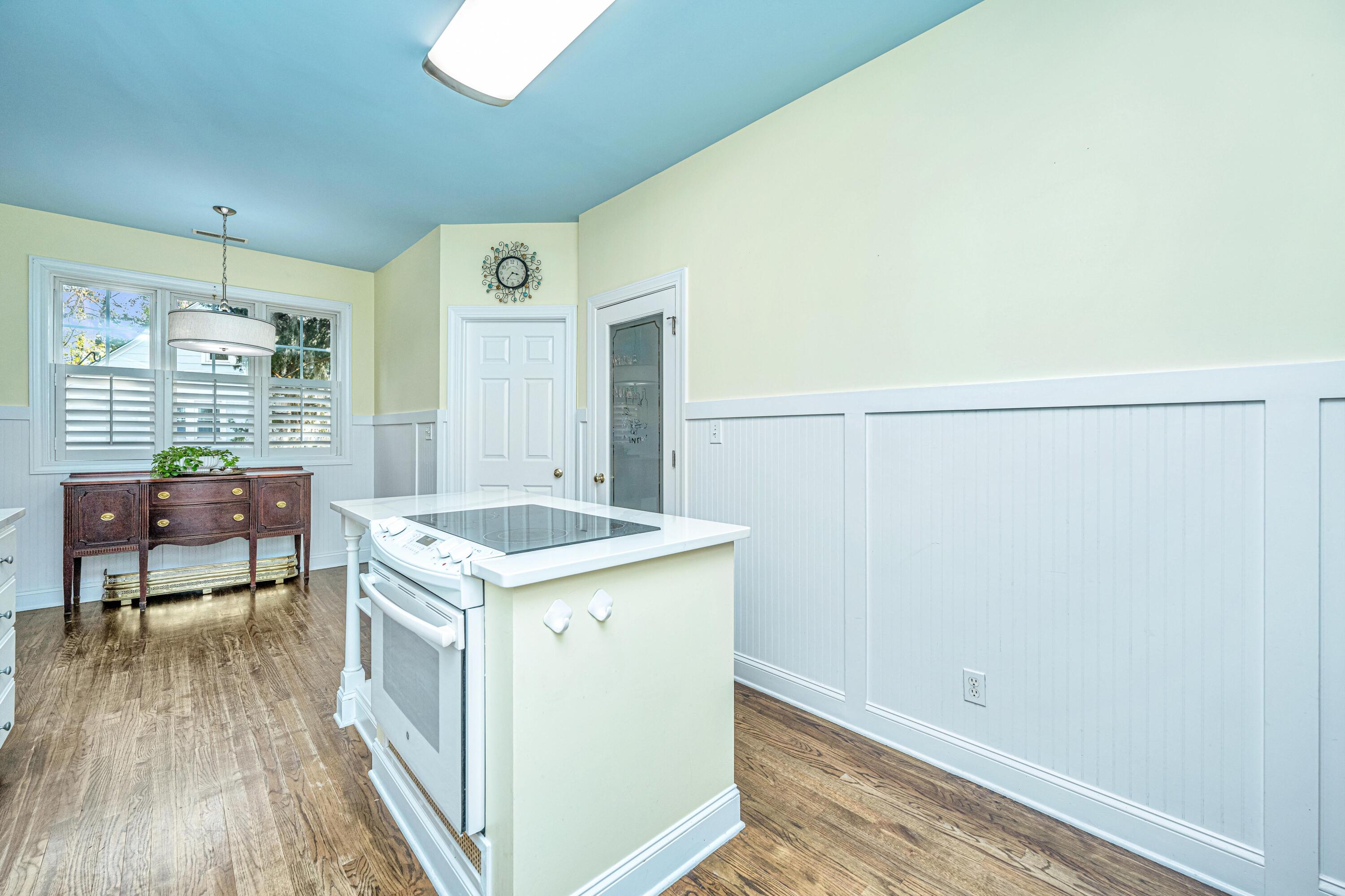 520 Woodland Shores Road