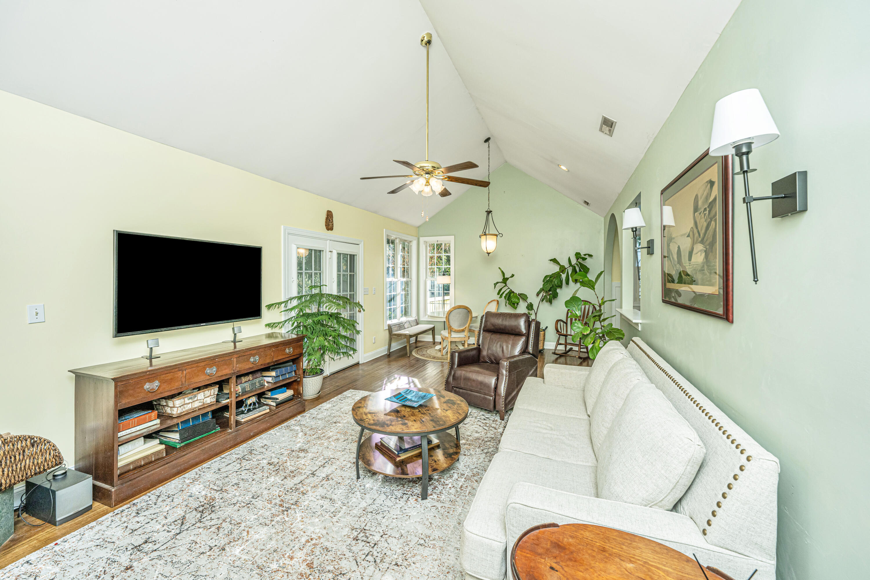 520 Woodland Shores Road