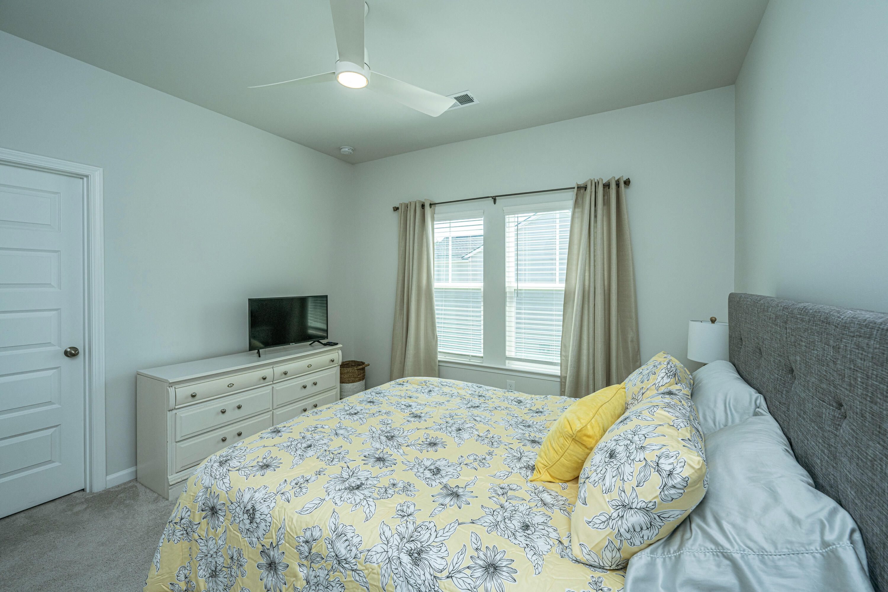 138 Woodland Oak Way