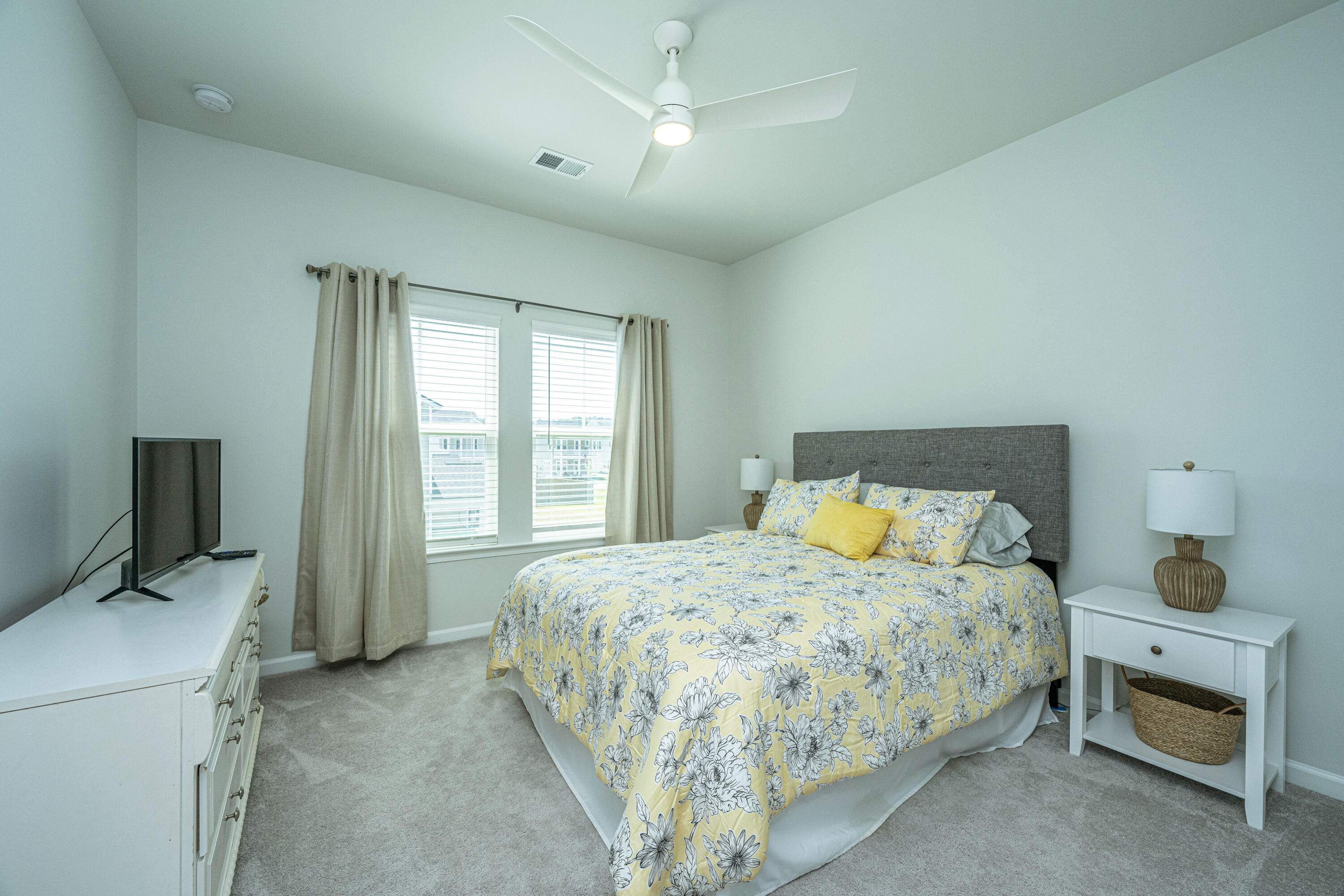 138 Woodland Oak Way