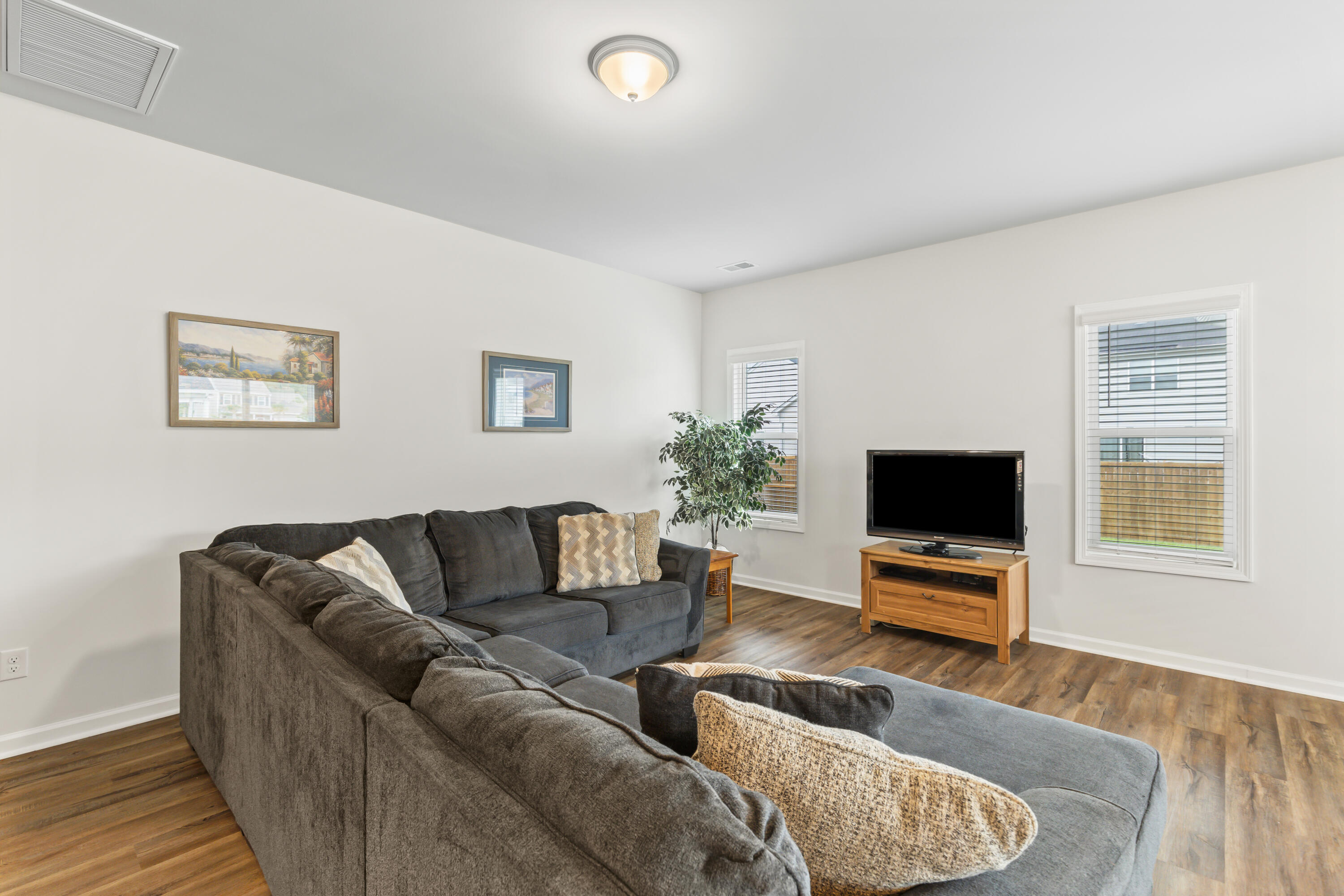 214 Clydesdale Circle