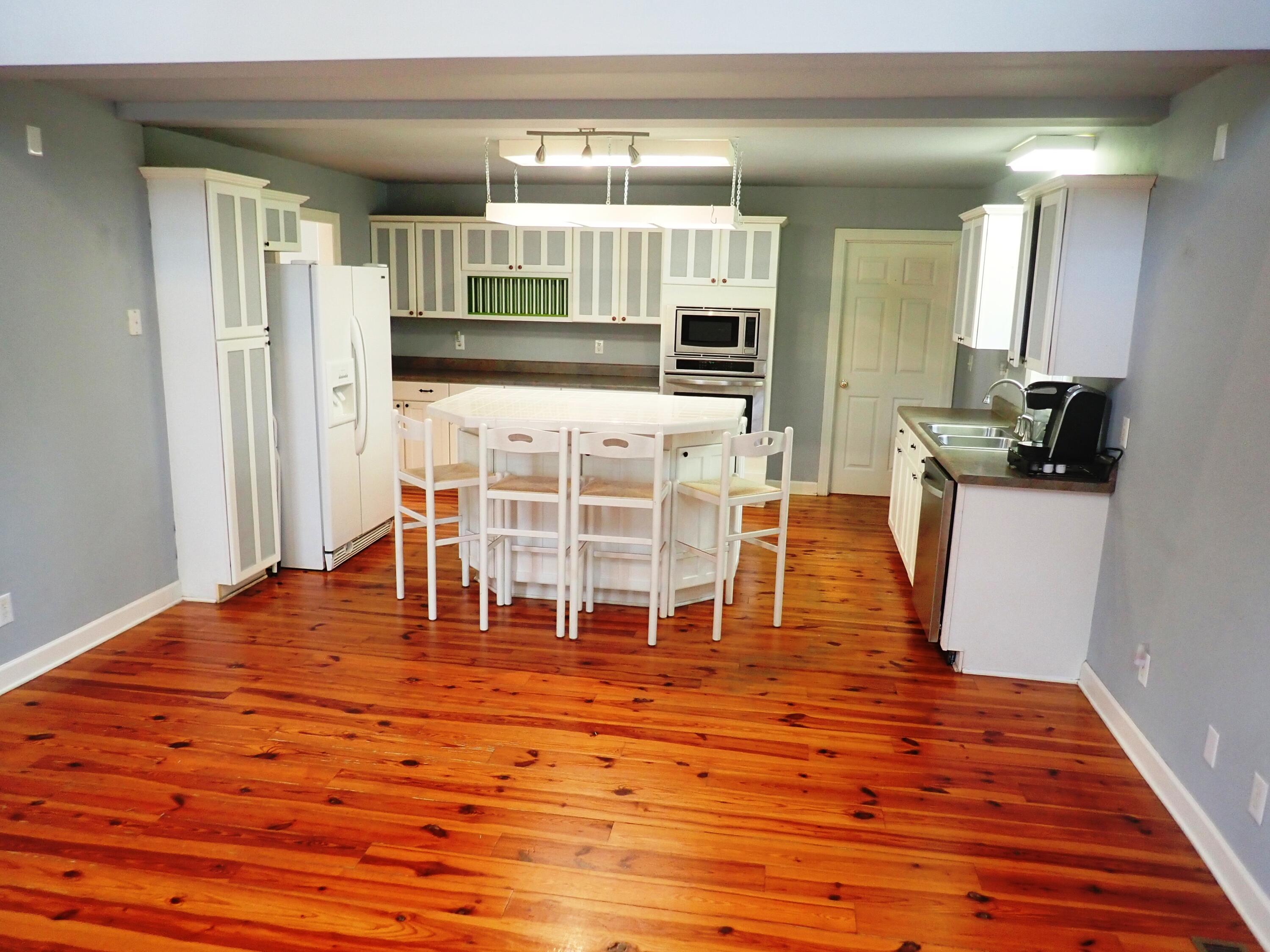 1338 Whippoorwill Farm Road