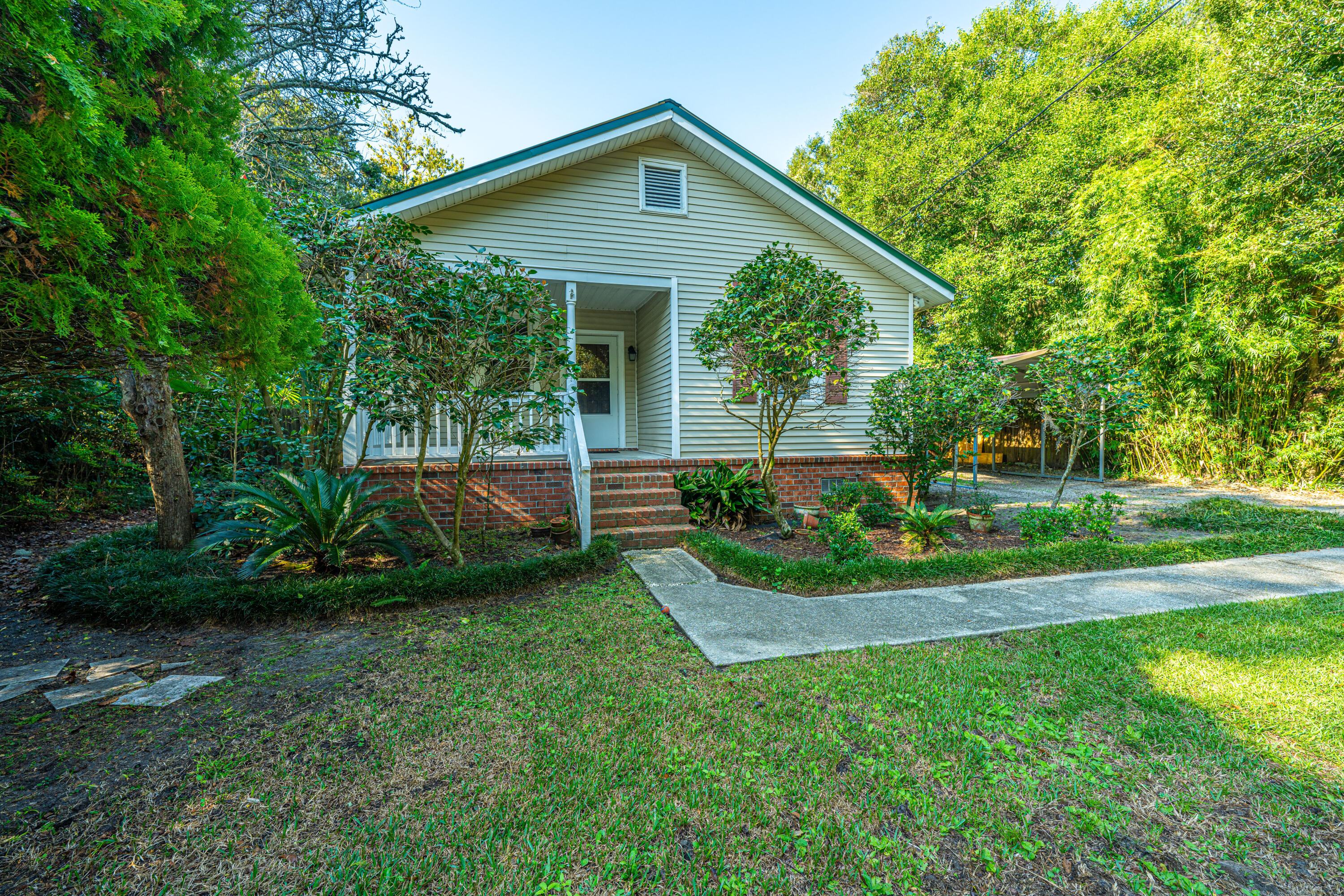 1711 River Front Drive