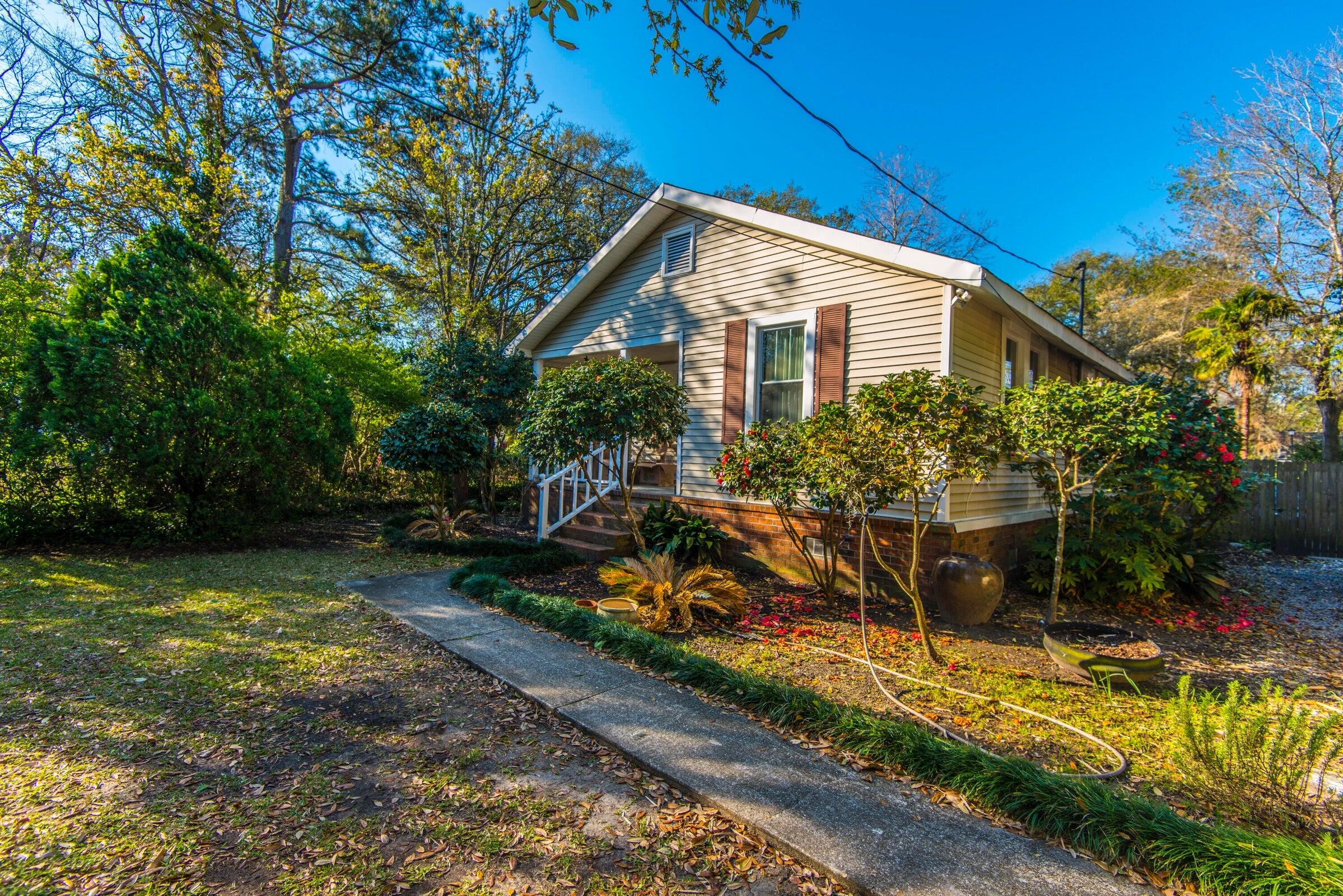 1711 River Front Drive