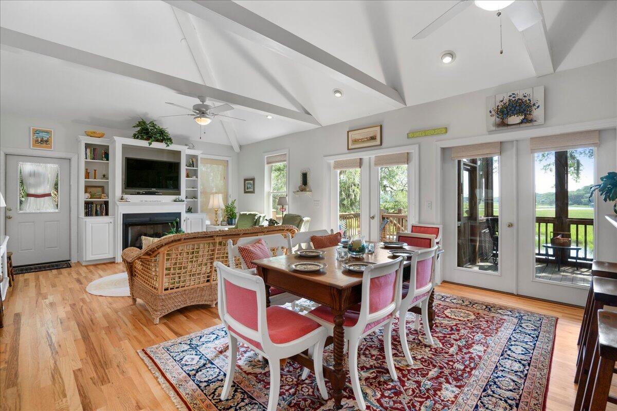 8541 Oyster Factory Road