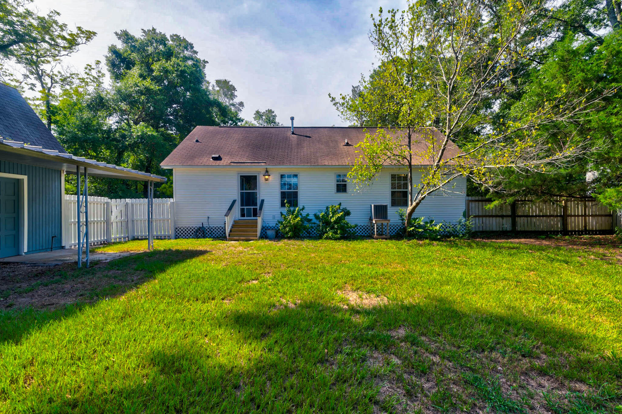 1150 East And West Road