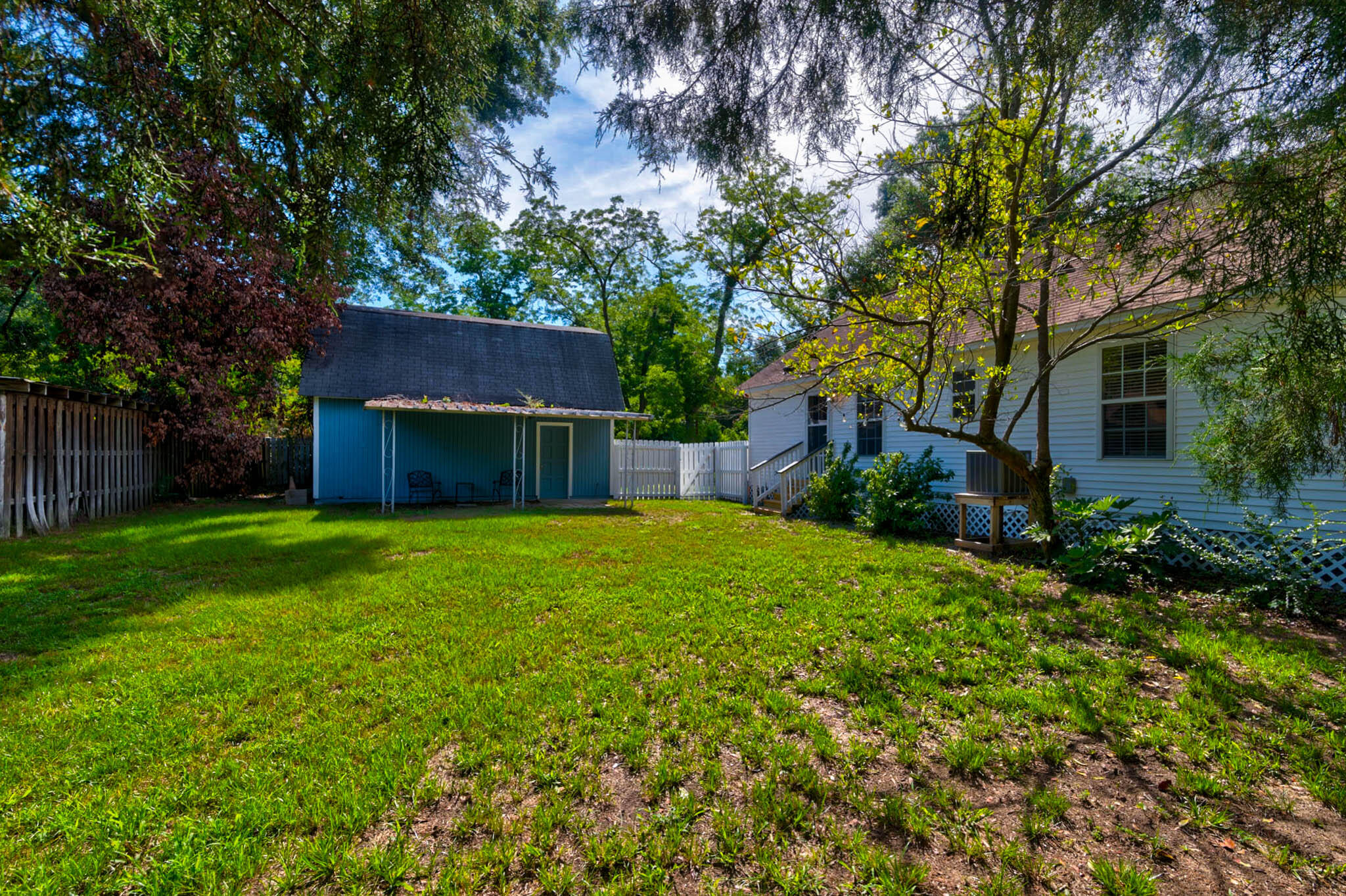 1150 East And West Road