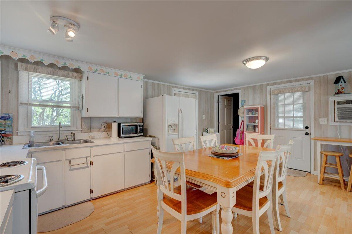 1302 E Ashley Avenue