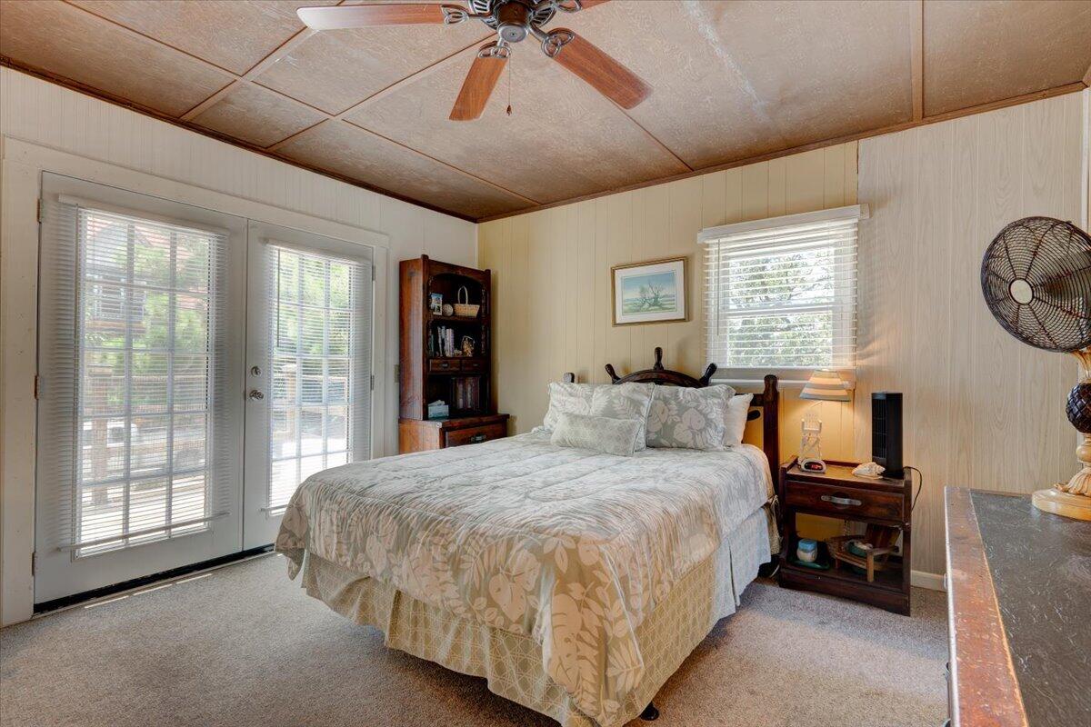 1302 E Ashley Avenue