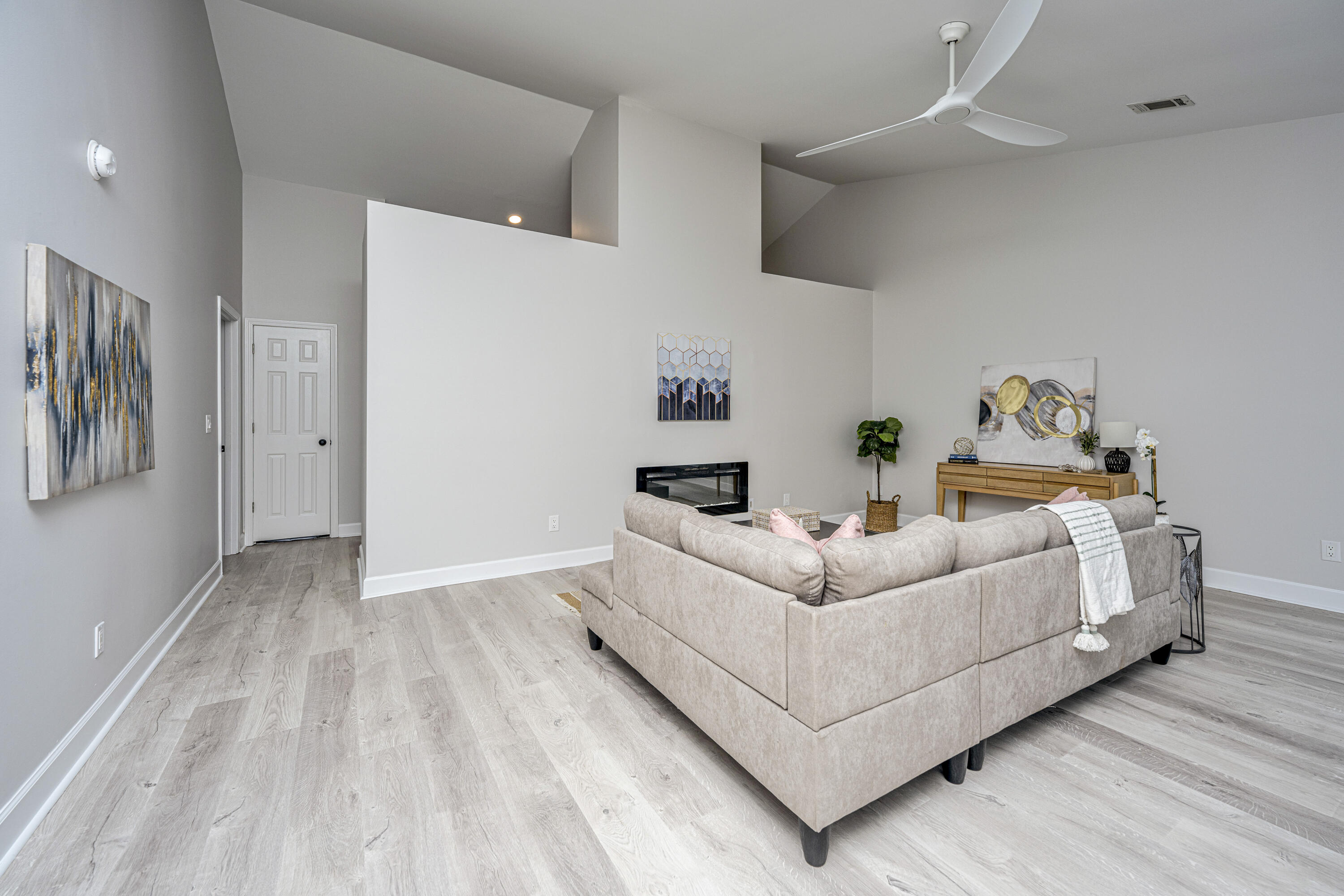 1052 Willowood Avenue